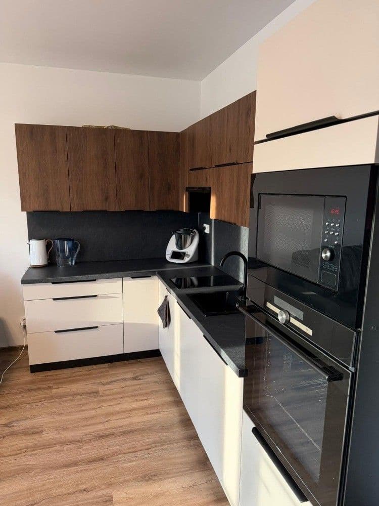 Pronájem bytu 2+kk 53 m², Topolová, Olomouc, Olomoucký kraj Pronájem bytu 2+kk 53 m², Topolová, Olomouc, Olomoucký kraj