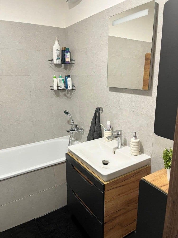 Pronájem bytu 2+kk 53 m², Topolová, Olomouc, Olomoucký kraj Pronájem bytu 2+kk 53 m², Topolová, Olomouc, Olomoucký kraj