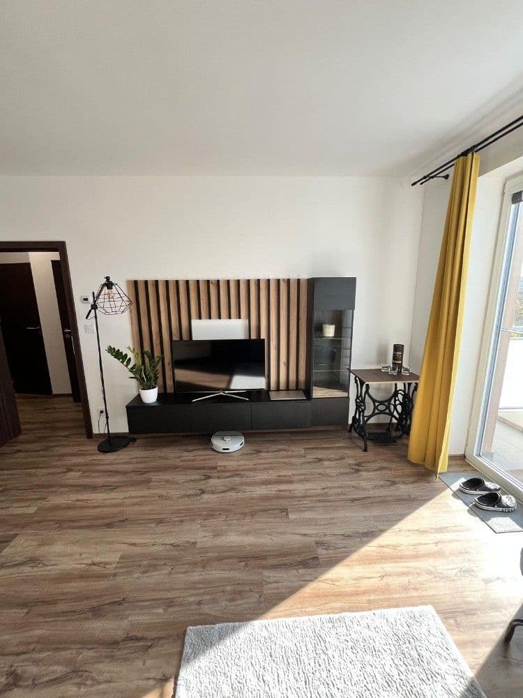 Pronájem bytu 2+kk 53 m², Topolová, Olomouc, Olomoucký kraj Pronájem bytu 2+kk 53 m², Topolová, Olomouc, Olomoucký kraj