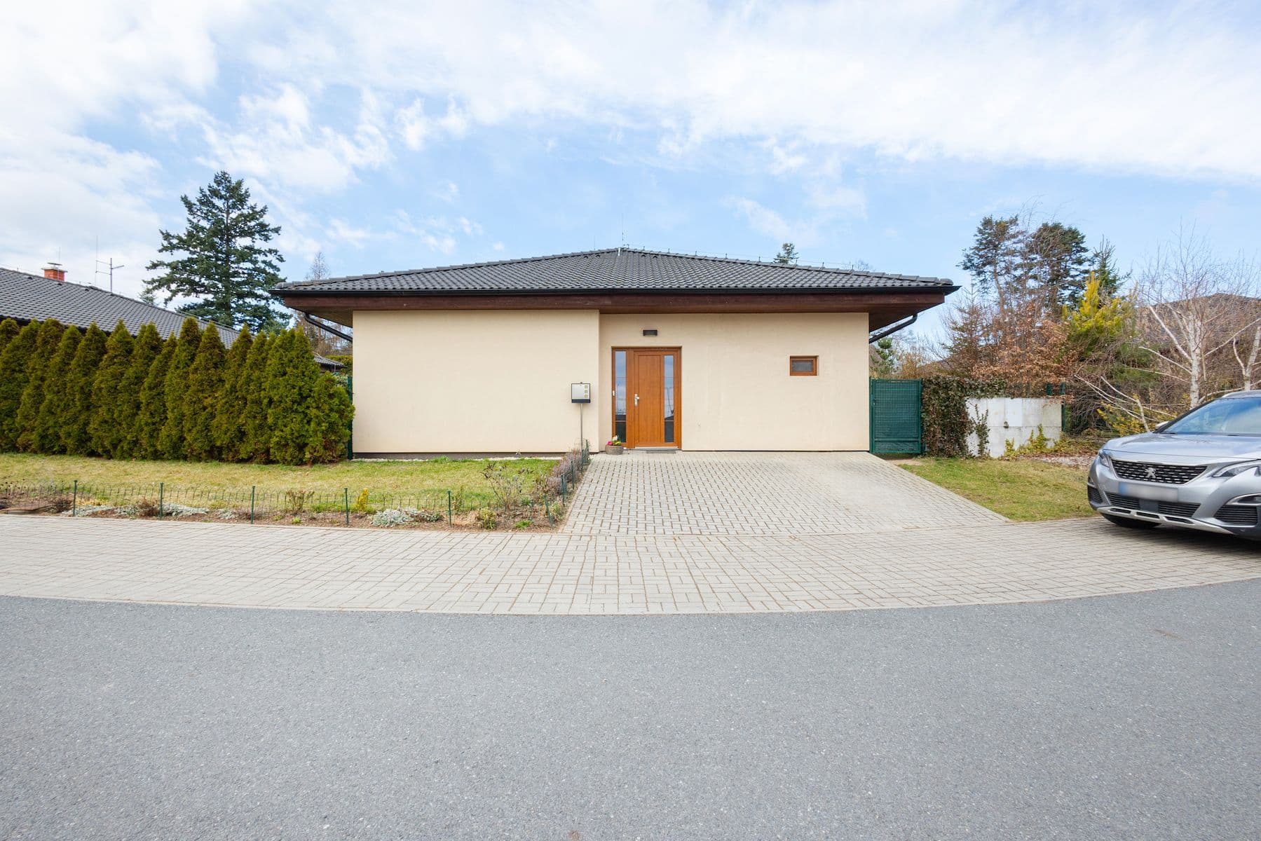 Prodej domu 127 m², pozemek 942 m², Dobříšská, Mníšek pod Brdy, Středočeský kraj Prodej domu 127 m², pozemek 942 m², Dobříšská, Mníšek pod Brdy, Středočeský kraj