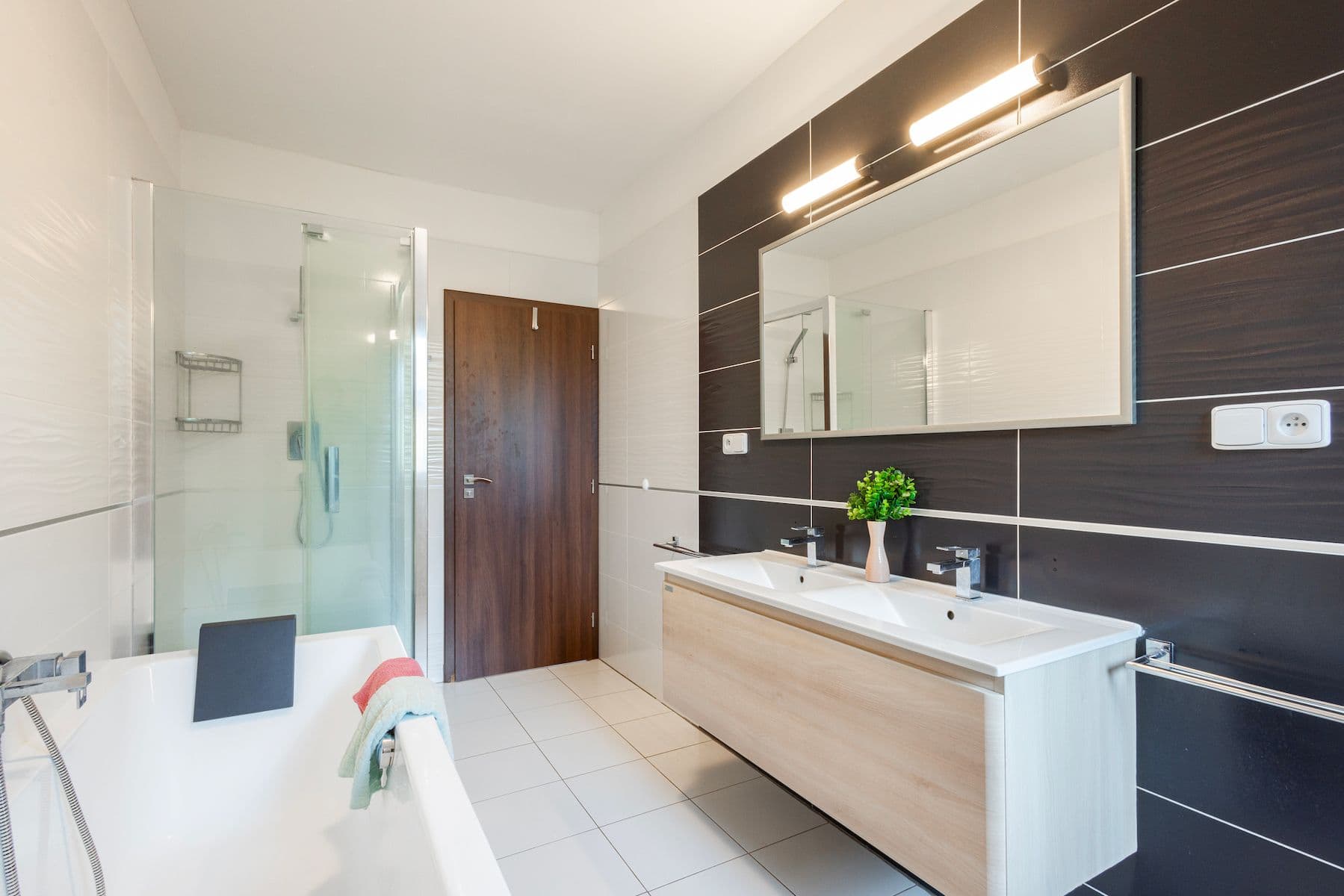 Prodej domu 127 m², pozemek 942 m², Dobříšská, Mníšek pod Brdy, Středočeský kraj Prodej domu 127 m², pozemek 942 m², Dobříšská, Mníšek pod Brdy, Středočeský kraj