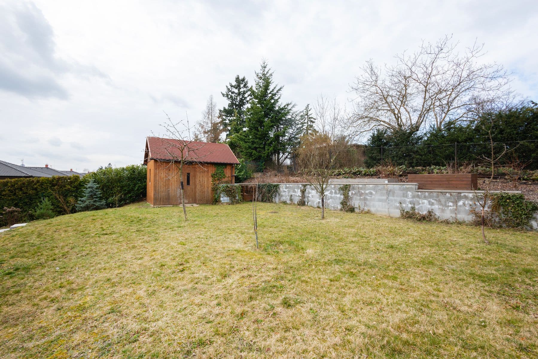 Prodej domu 127 m², pozemek 942 m², Dobříšská, Mníšek pod Brdy, Středočeský kraj Prodej domu 127 m², pozemek 942 m², Dobříšská, Mníšek pod Brdy, Středočeský kraj