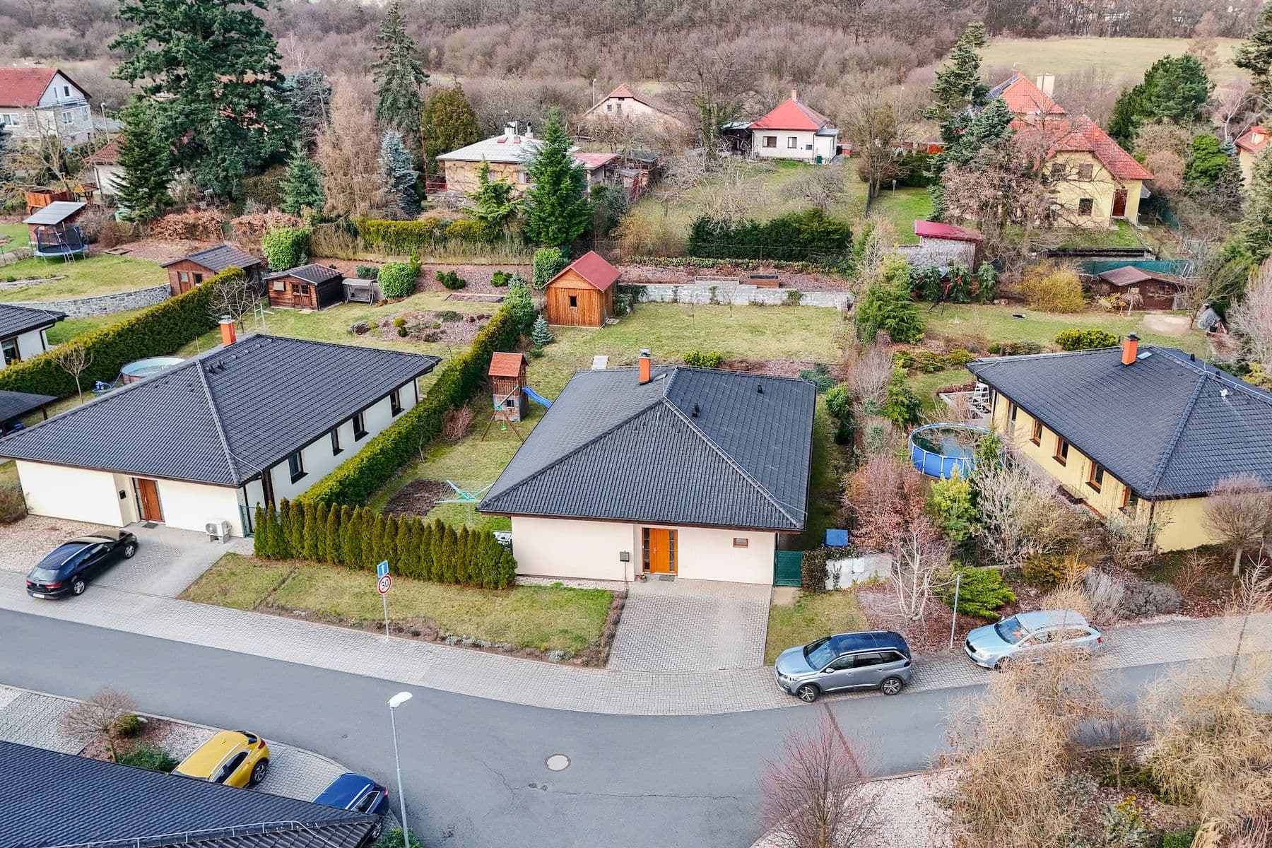 Prodej domu 127 m², pozemek 942 m², Dobříšská, Mníšek pod Brdy, Středočeský kraj Prodej domu 127 m², pozemek 942 m², Dobříšská, Mníšek pod Brdy, Středočeský kraj