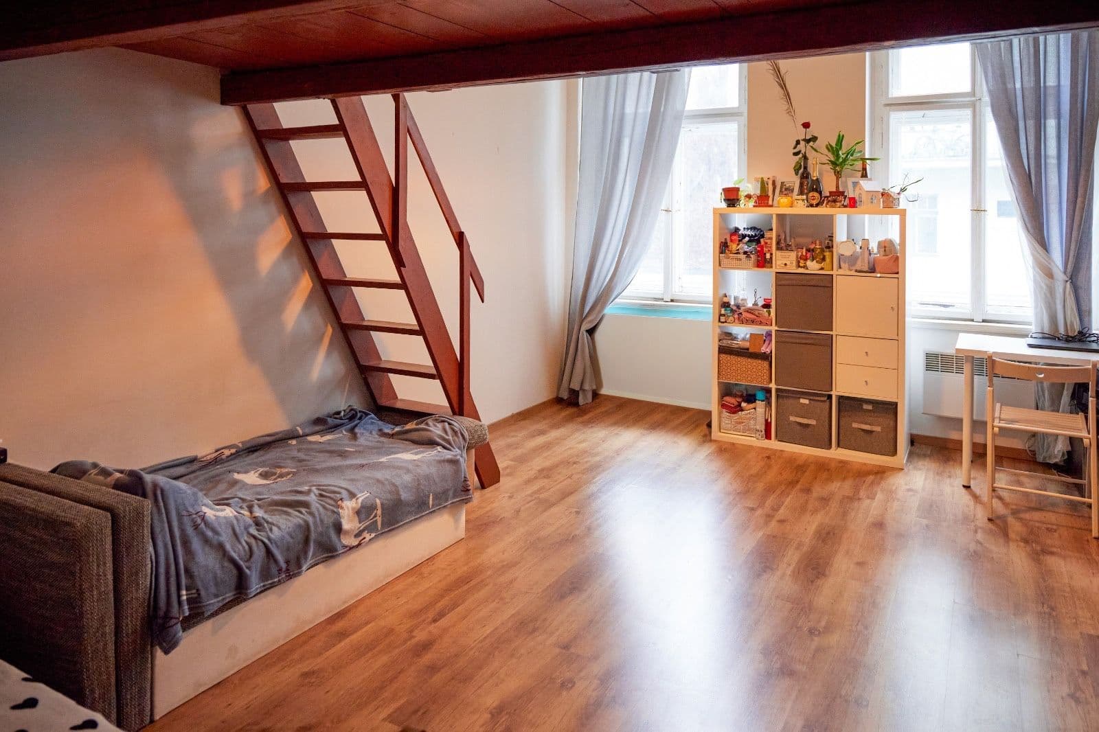 Pronájem bytu 1+1 42 m², Husitská, Praha, Praha Pronájem bytu 1+1 42 m², Husitská, Praha, Praha