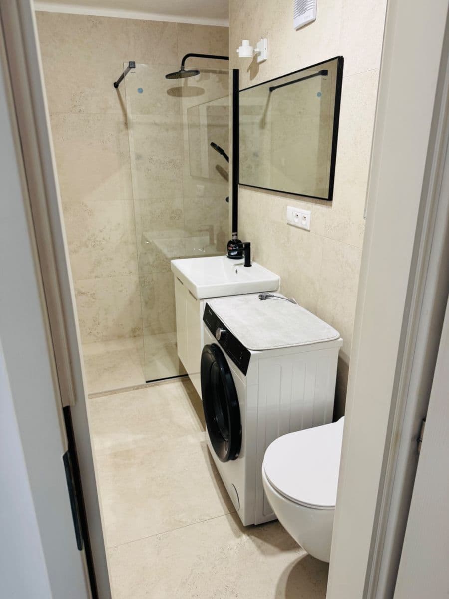 Pronájem bytu 2+1 55 m², Šoltésovej, Bratislava - mestská časť Staré Mesto, Bratislavský kraj Pronájem bytu 2+1 55 m², Šoltésovej, Bratislava - mestská časť Staré Mesto, Bratislavský kraj