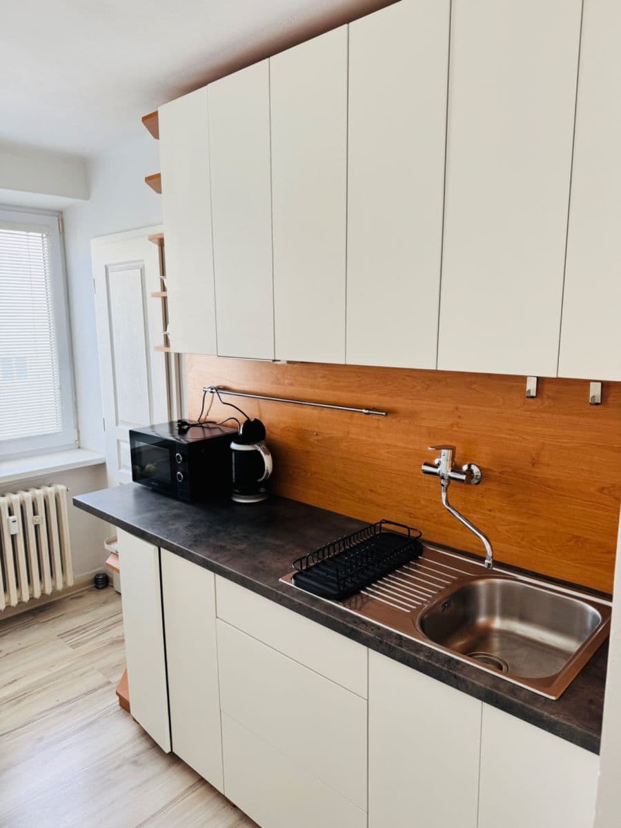 Pronájem bytu 2+1 55 m², Šoltésovej, Bratislava - mestská časť Staré Mesto, Bratislavský kraj Pronájem bytu 2+1 55 m², Šoltésovej, Bratislava - mestská časť Staré Mesto, Bratislavský kraj