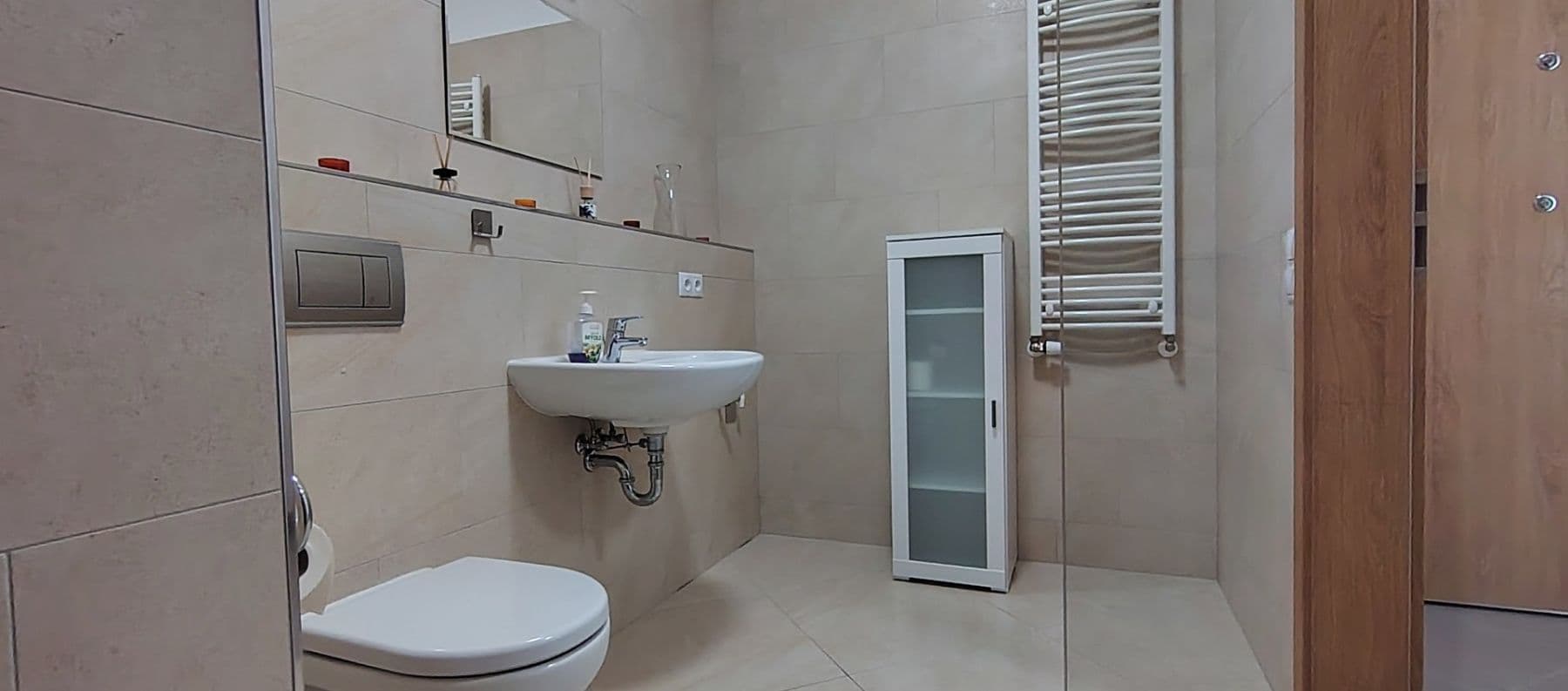 Pronájem bytu 2+kk 46 m², Hlučkova, Praha, Praha Pronájem bytu 2+kk 46 m², Hlučkova, Praha, Praha