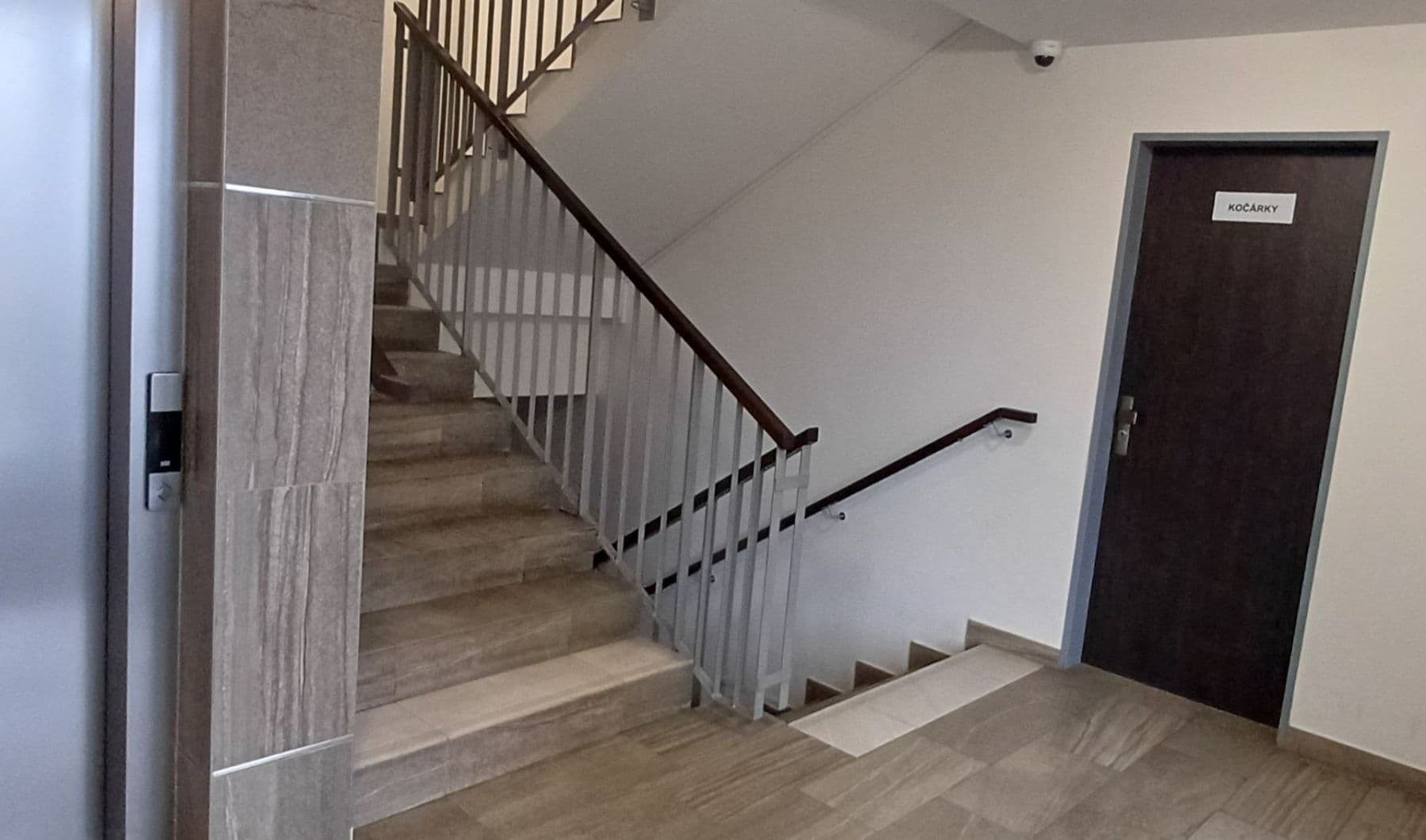 Pronájem bytu 2+kk 46 m², Hlučkova, Praha, Praha Pronájem bytu 2+kk 46 m², Hlučkova, Praha, Praha