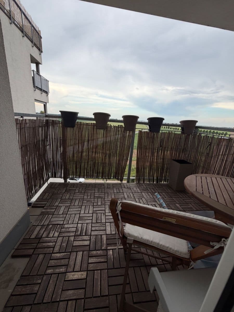 Prodej bytu 2+kk 48 m², V Honech, Klecany, Středočeský kraj Prodej bytu 2+kk 48 m², V Honech, Klecany, Středočeský kraj