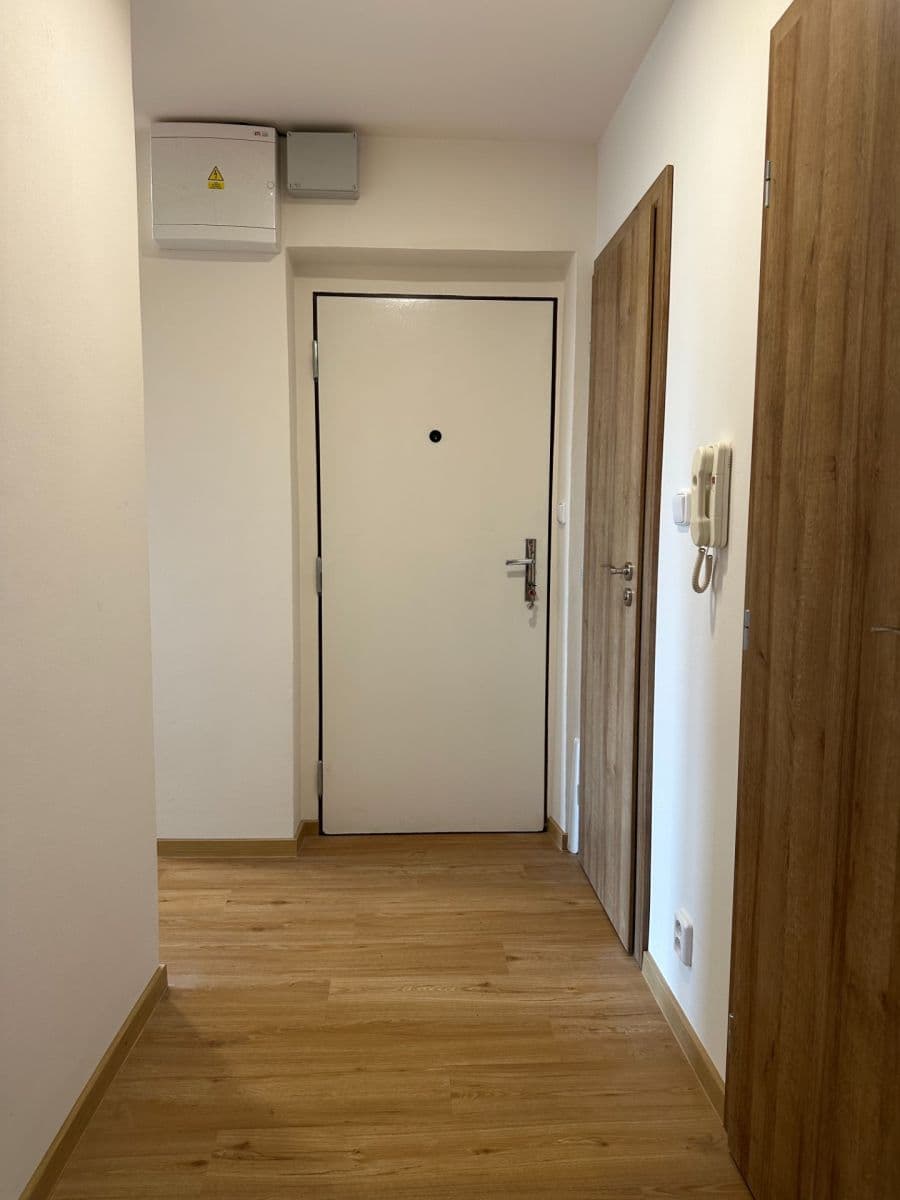Pronájem bytu 3+1 75 m², Nad Olšinami, Praha, Praha Pronájem bytu 3+1 75 m², Nad Olšinami, Praha, Praha