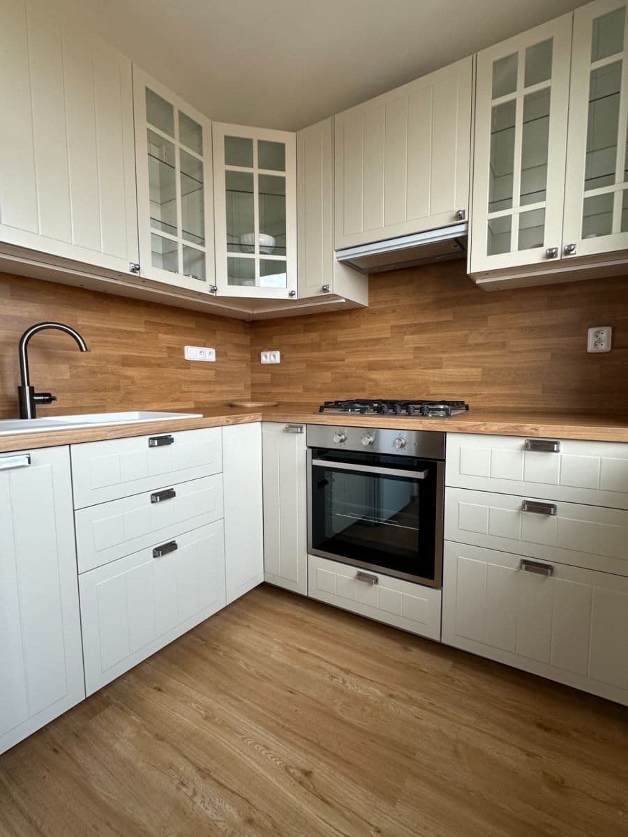 Pronájem bytu 3+1 75 m², Nad Olšinami, Praha, Praha Pronájem bytu 3+1 75 m², Nad Olšinami, Praha, Praha