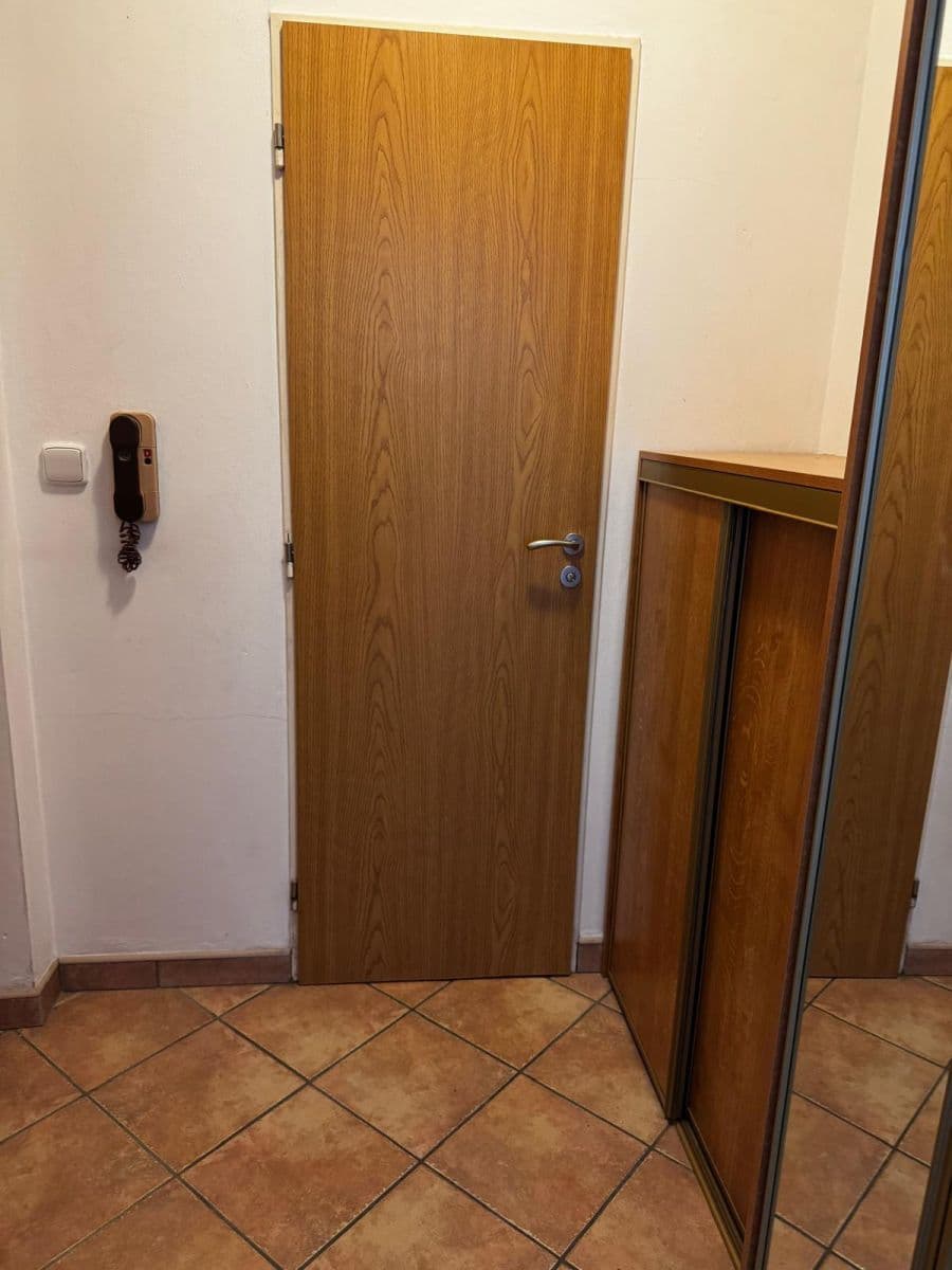 Pronájem bytu 1+kk 37 m², Högrova, Brno, Jihomoravský kraj Pronájem bytu 1+kk 37 m², Högrova, Brno, Jihomoravský kraj