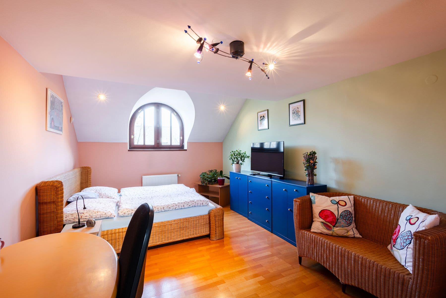 Prodej domu 378 m², pozemek 385 m², Poděbradova, Chomutov, Ústecký kraj Prodej domu 378 m², pozemek 385 m², Poděbradova, Chomutov, Ústecký kraj