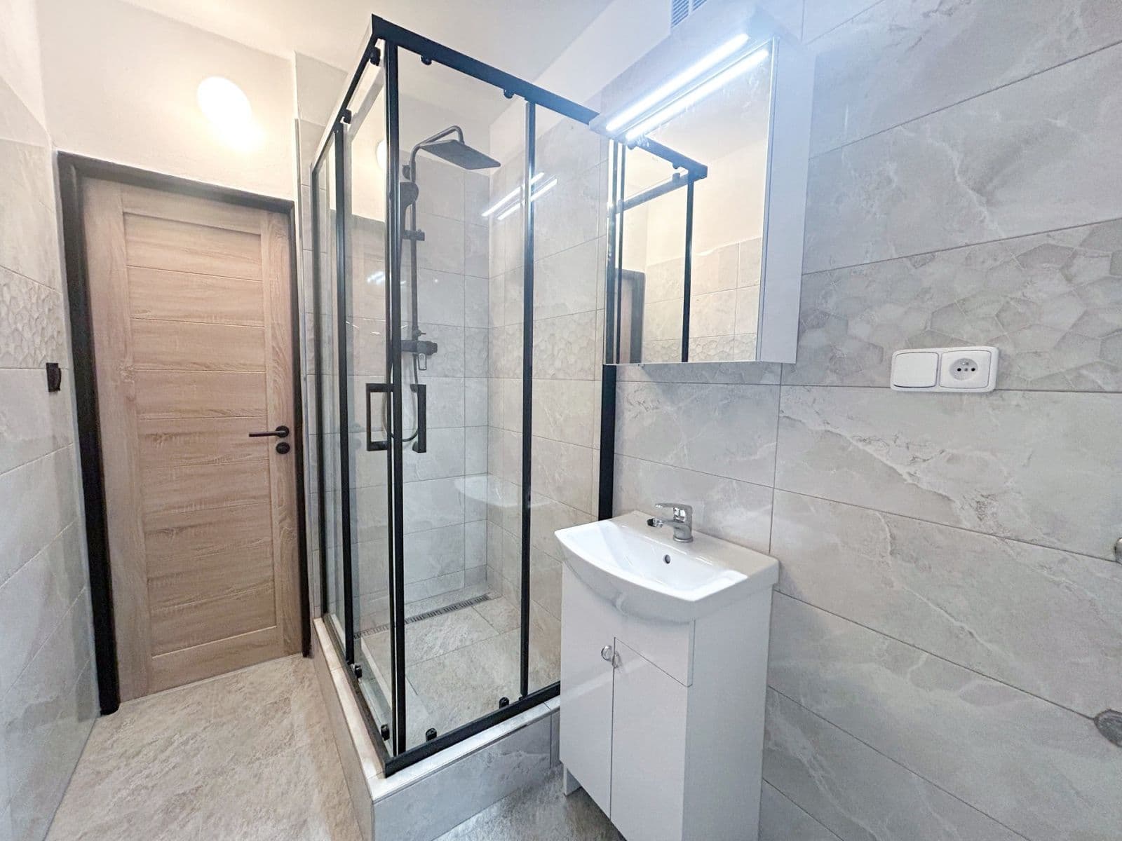 Pronájem bytu 3+1 68 m², Šiškova, Praha, Praha Pronájem bytu 3+1 68 m², Šiškova, Praha, Praha