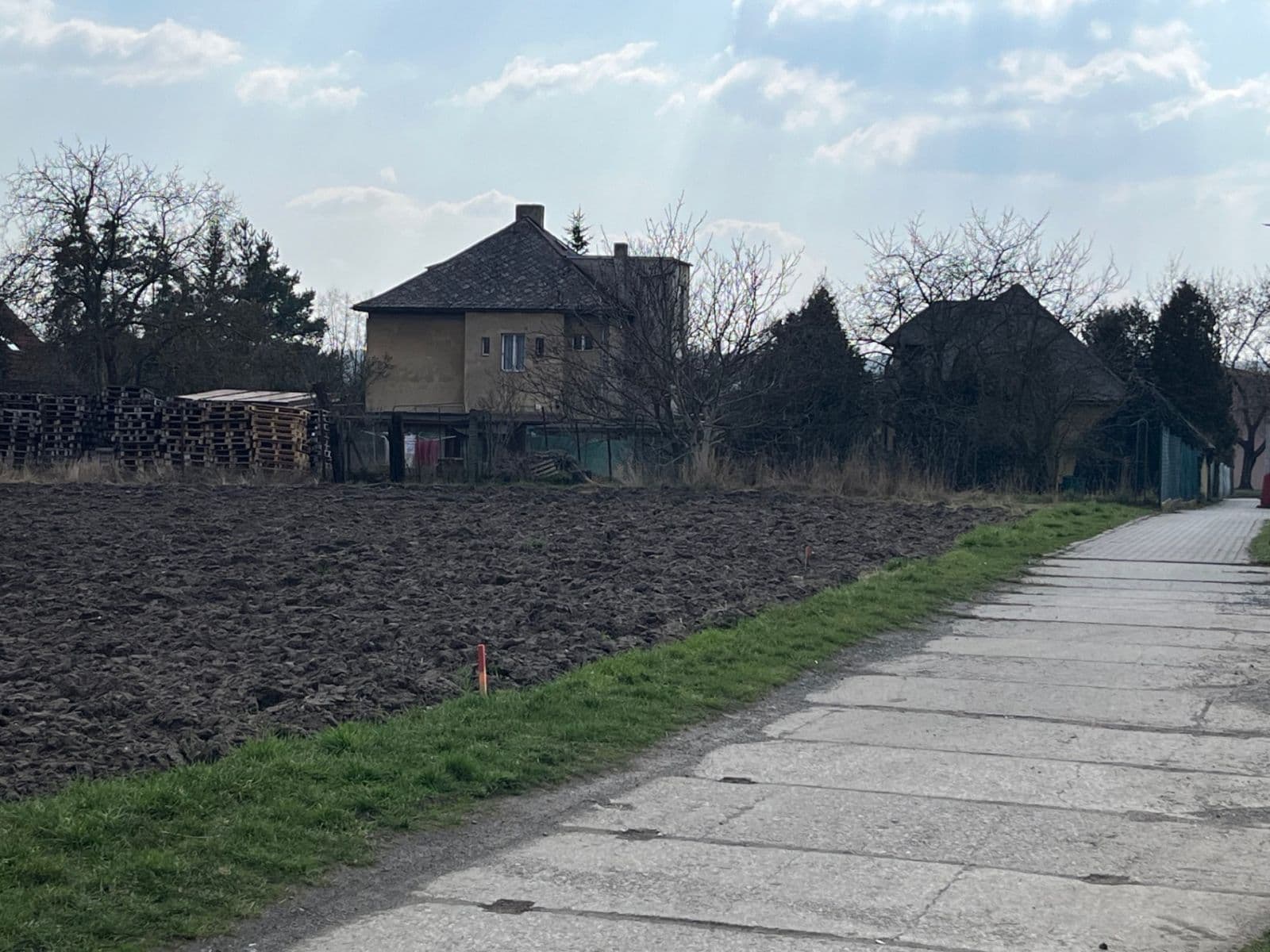 Prodej pozemku 1.244 m², Horní Počaply, Středočeský kraj Prodej pozemku 1.244 m², Horní Počaply, Středočeský kraj