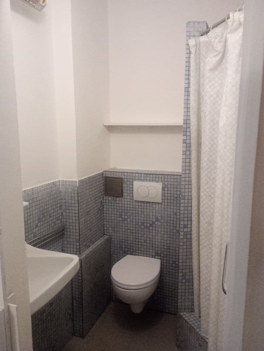 Pronájem nebytového prostoru 25 m², Krátká, Praha, Praha Pronájem nebytového prostoru 25 m², Krátká, Praha, Praha