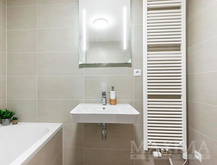 Prodej bytu 1+kk 40 m², Argentinská, Praha, Praha Prodej bytu 1+kk 40 m², Argentinská, Praha, Praha