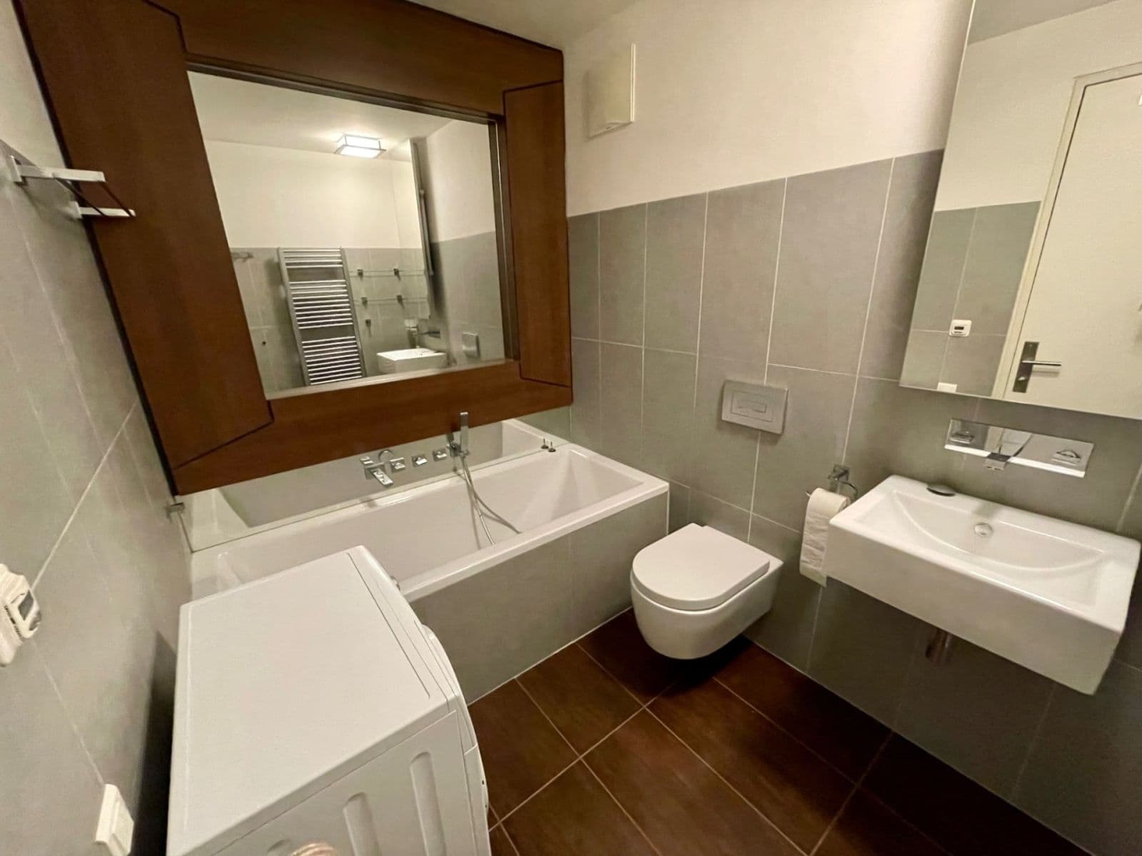 Pronájem bytu 1+kk 45 m², Šaldova, Praha, Praha Pronájem bytu 1+kk 45 m², Šaldova, Praha, Praha