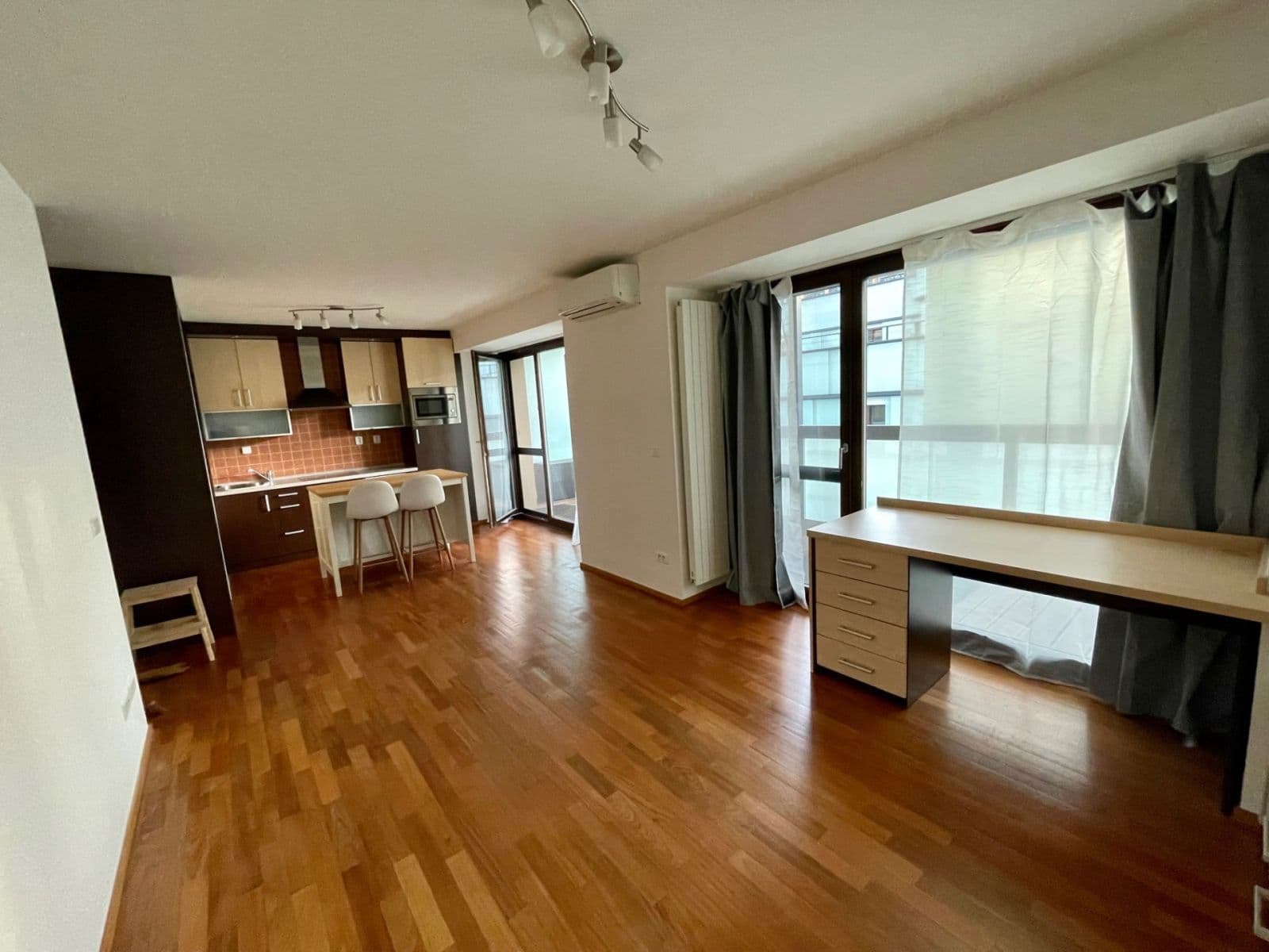 Pronájem bytu 1+kk 45 m², Šaldova, Praha, Praha Pronájem bytu 1+kk 45 m², Šaldova, Praha, Praha