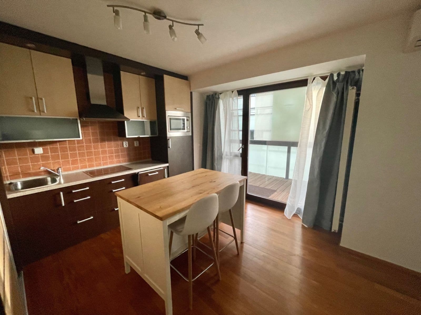 Pronájem bytu 1+kk 45 m², Šaldova, Praha, Praha Pronájem bytu 1+kk 45 m², Šaldova, Praha, Praha