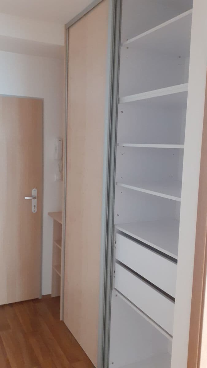 Pronájem bytu 2+kk 43 m², V Honech, Klecany, Středočeský kraj Pronájem bytu 2+kk 43 m², V Honech, Klecany, Středočeský kraj
