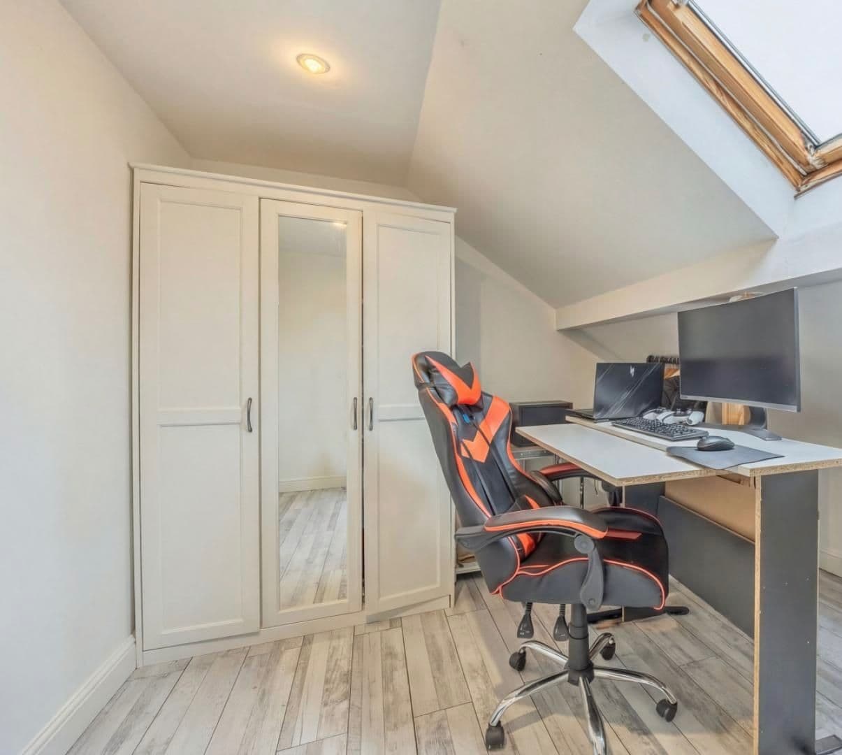 Prodej domu 180 m², pozemek 1.400 m², Rooseveltova, Říčany, Středočeský kraj Prodej domu 180 m², pozemek 1.400 m², Rooseveltova, Říčany, Středočeský kraj