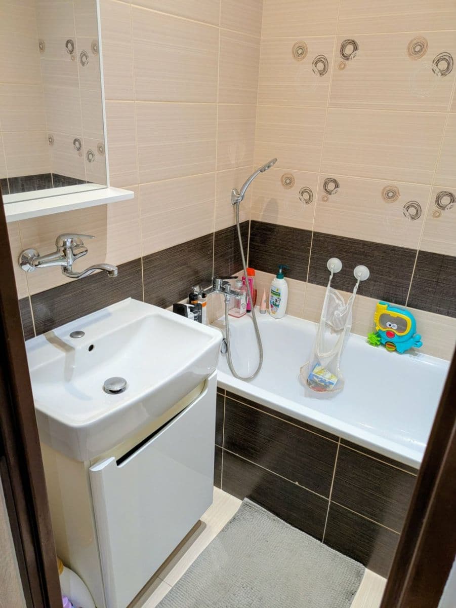 Prodej bytu 2+1 56 m², Jiráskova, Lužec nad Vltavou, Středočeský kraj Prodej bytu 2+1 56 m², Jiráskova, Lužec nad Vltavou, Středočeský kraj