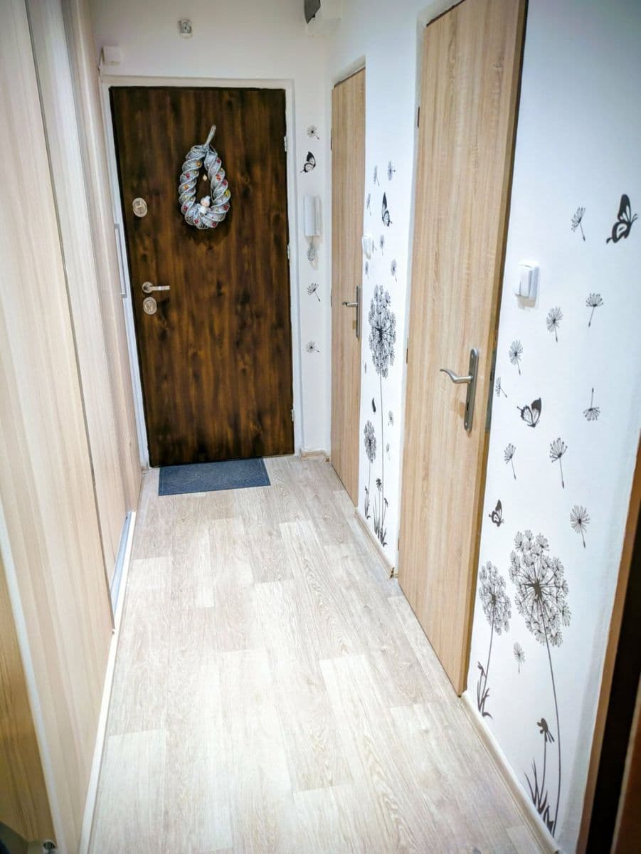 Prodej bytu 2+1 56 m², Jiráskova, Lužec nad Vltavou, Středočeský kraj Prodej bytu 2+1 56 m², Jiráskova, Lužec nad Vltavou, Středočeský kraj