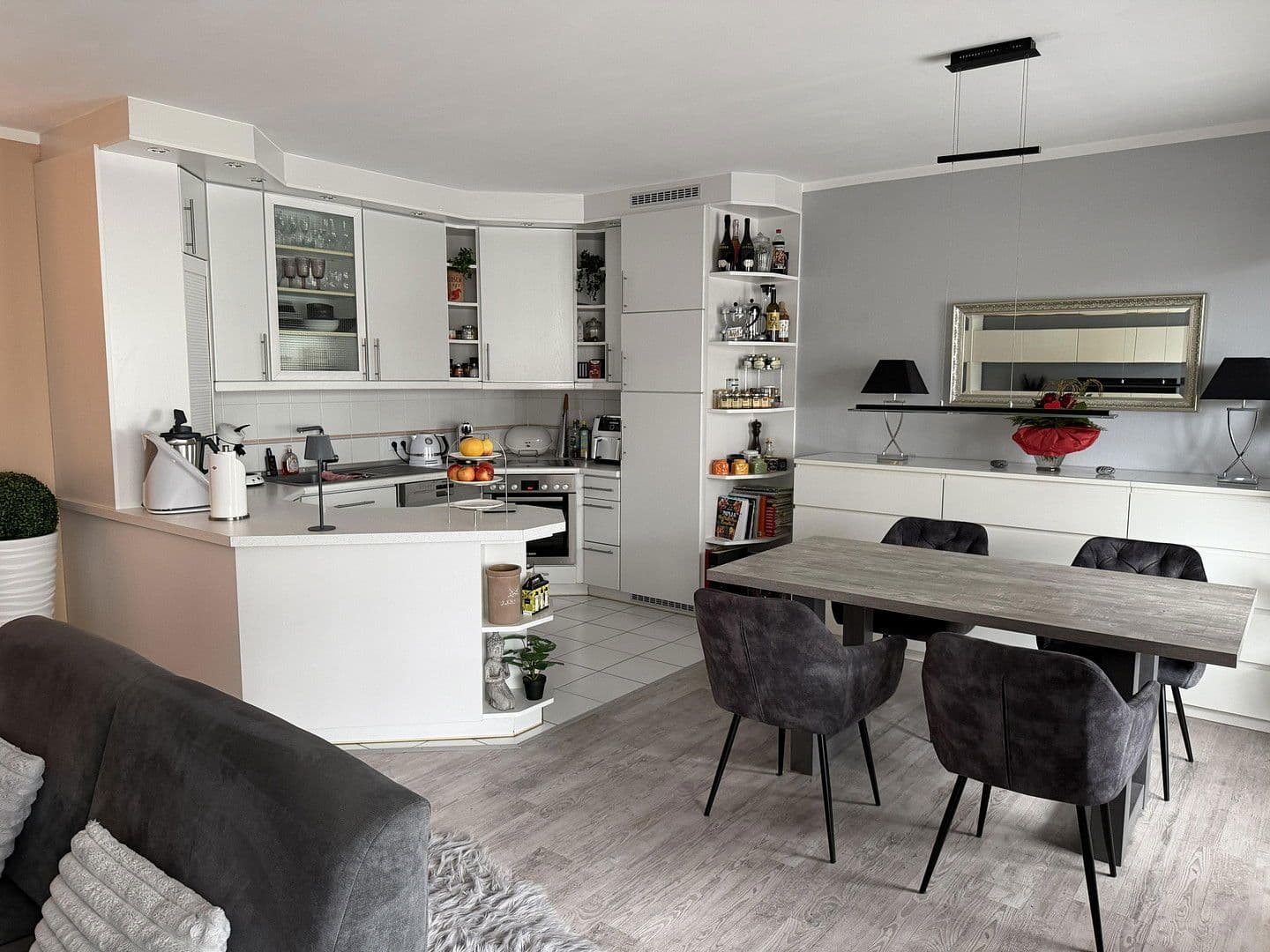 Pronájem bytu 3+1 88 m², Langen, Hessen Pronájem bytu 3+1 88 m², Langen, Hessen