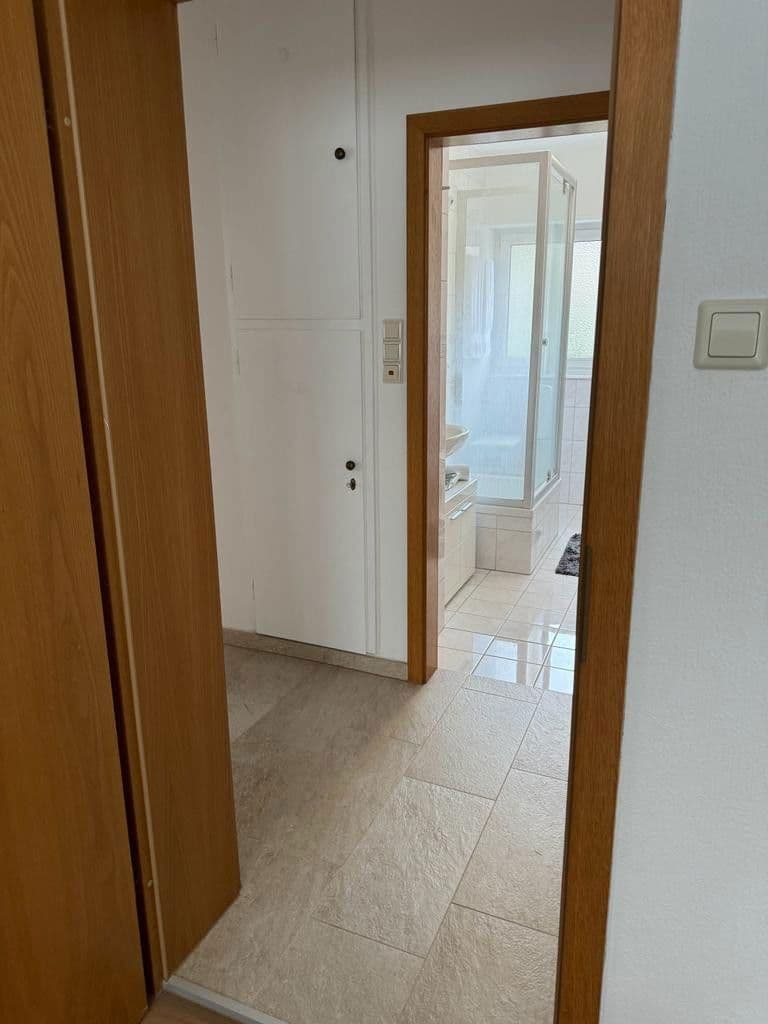 Pronájem bytu 2+1 54 m², Stuttgart-Büsnau, Bádensko-Württembersko Pronájem bytu 2+1 54 m², Stuttgart-Büsnau, Bádensko-Württembersko