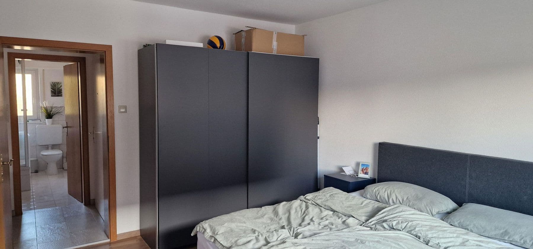 Pronájem bytu 2+1 54 m², Stuttgart-Büsnau, Bádensko-Württembersko Pronájem bytu 2+1 54 m², Stuttgart-Büsnau, Bádensko-Württembersko
