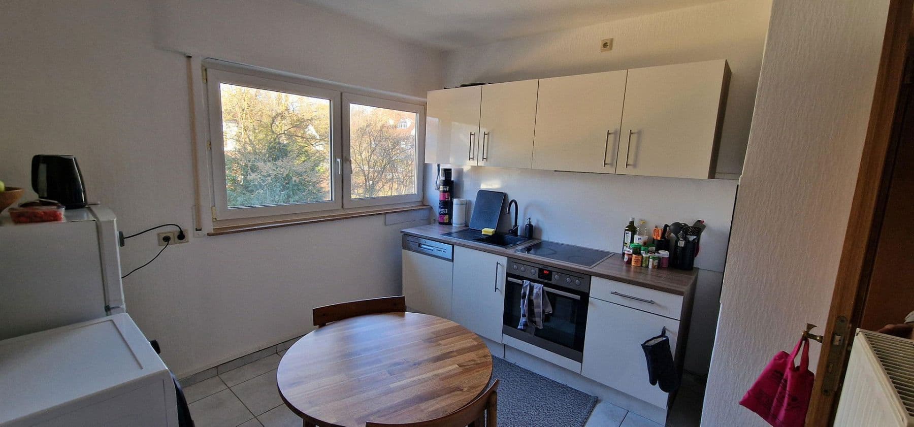 Pronájem bytu 2+1 54 m², Stuttgart-Büsnau, Bádensko-Württembersko Pronájem bytu 2+1 54 m², Stuttgart-Büsnau, Bádensko-Württembersko