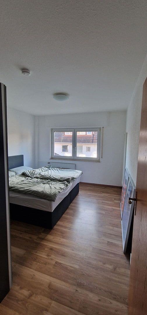 Pronájem bytu 2+1 54 m², Stuttgart-Büsnau, Bádensko-Württembersko Pronájem bytu 2+1 54 m², Stuttgart-Büsnau, Bádensko-Württembersko