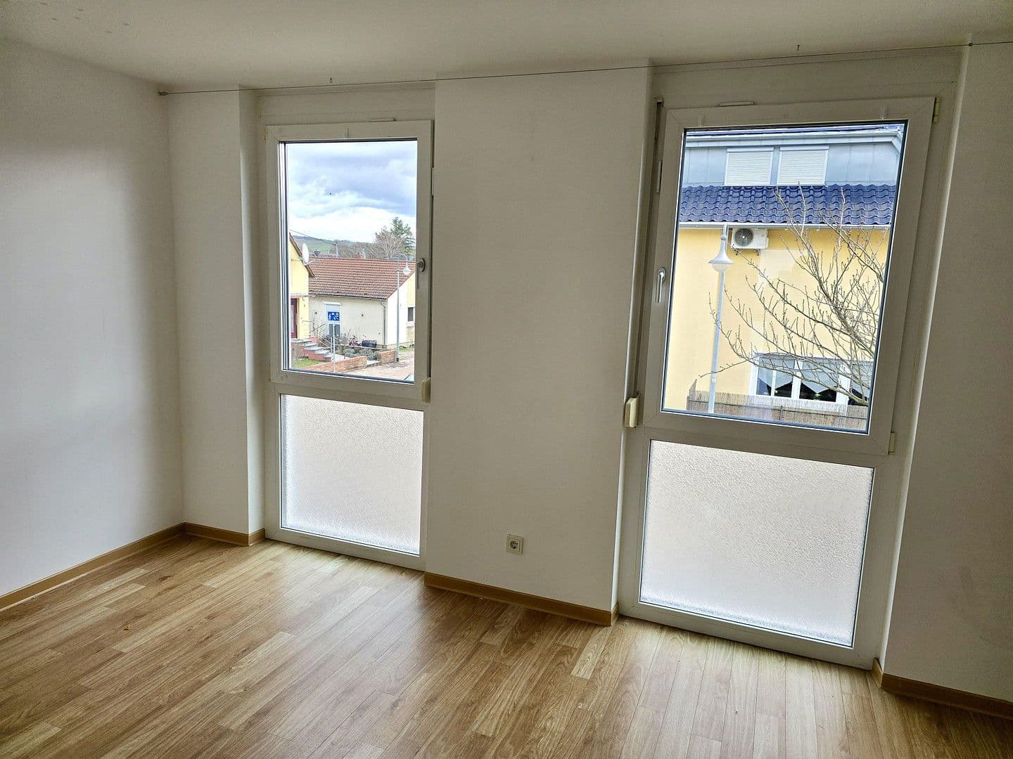 Pronájem domu 134 m², pozemek 197 m², Sprendlingen, Porýní-Falc Pronájem domu 134 m², pozemek 197 m², Sprendlingen, Porýní-Falc