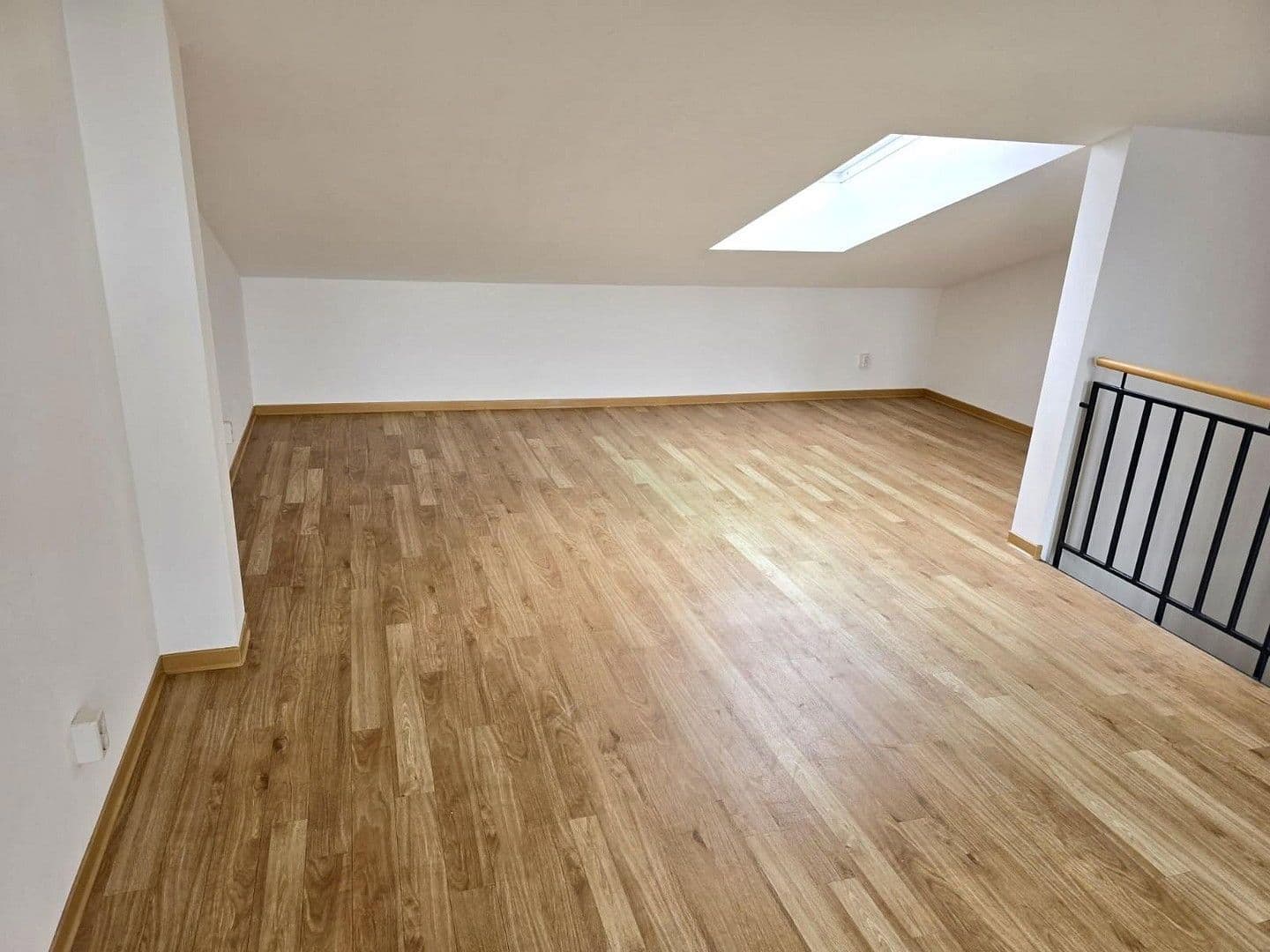 Pronájem domu 134 m², pozemek 197 m², Sprendlingen, Porýní-Falc Pronájem domu 134 m², pozemek 197 m², Sprendlingen, Porýní-Falc