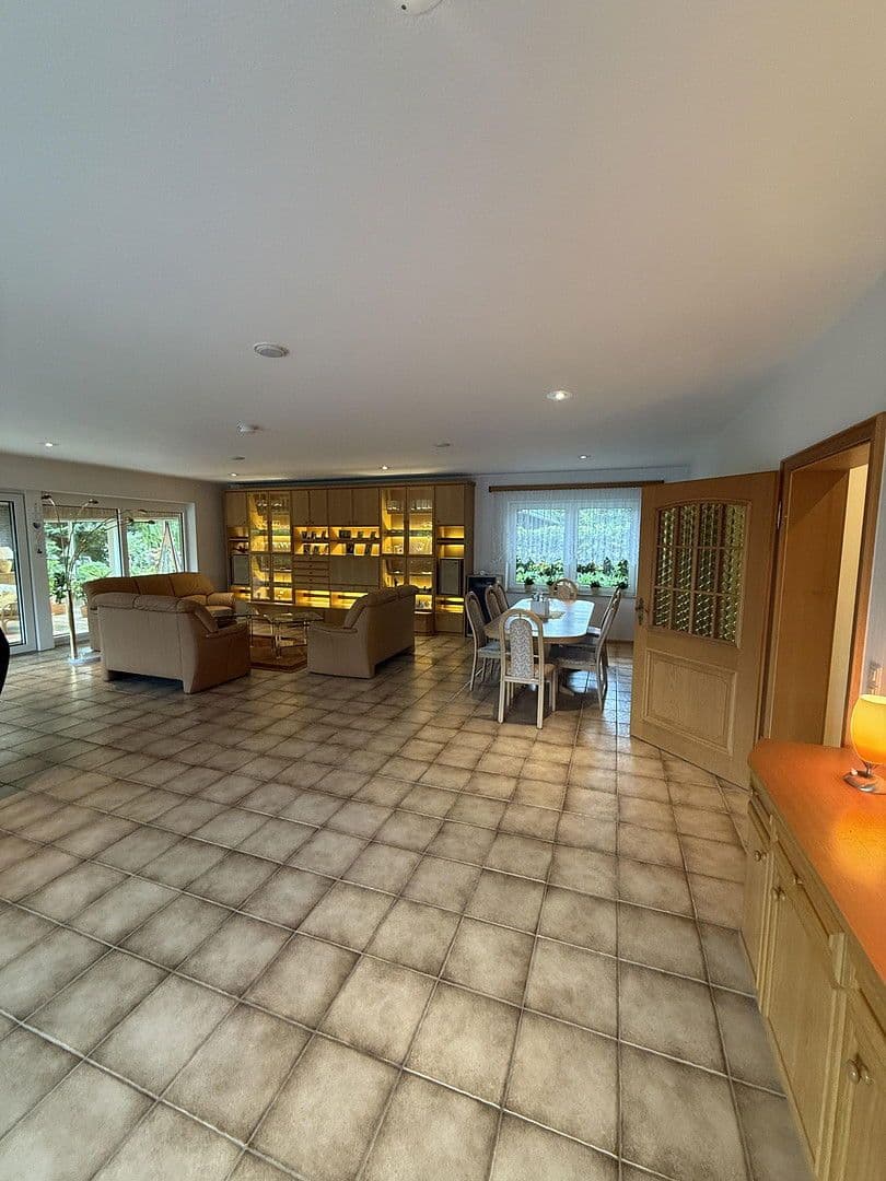 Prodej domu 415 m², pozemek 1.021 m², Kaltenkirchen, Šlesvicko-Holštýnsko Prodej domu 415 m², pozemek 1.021 m², Kaltenkirchen, Šlesvicko-Holštýnsko