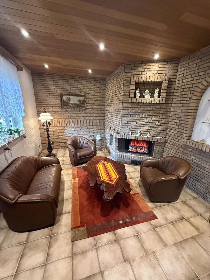 Prodej domu 415 m², pozemek 1.021 m², Kaltenkirchen, Šlesvicko-Holštýnsko Prodej domu 415 m², pozemek 1.021 m², Kaltenkirchen, Šlesvicko-Holštýnsko