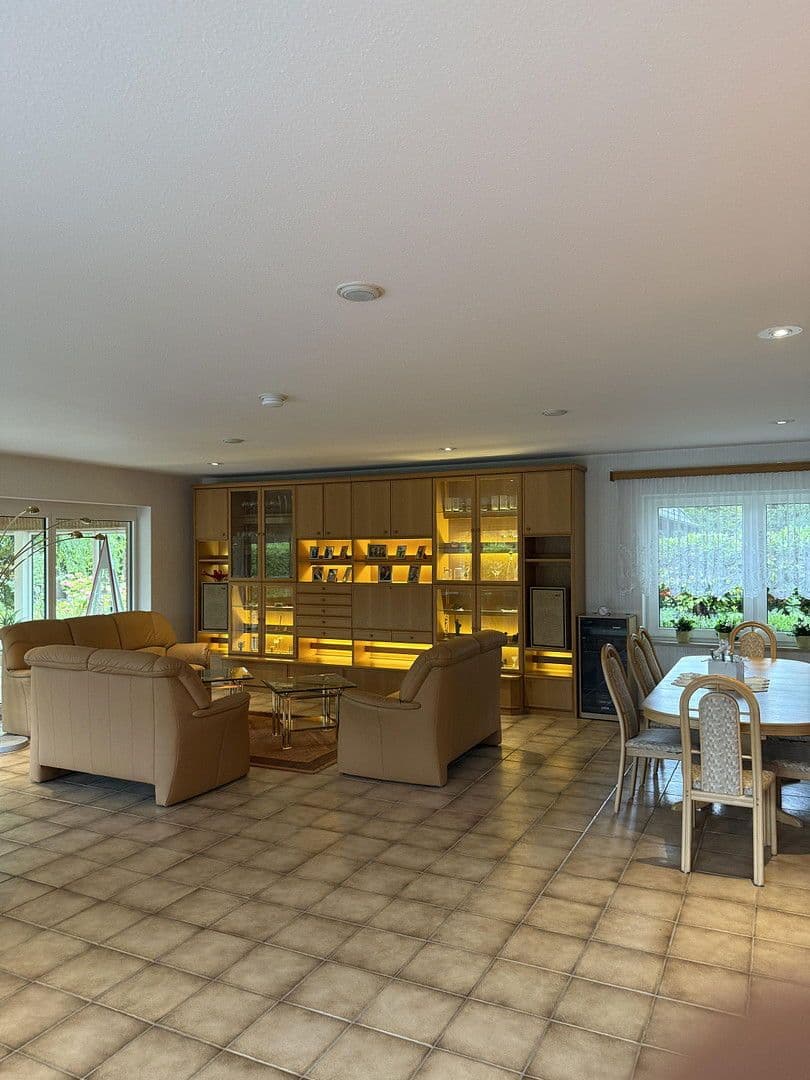 Prodej domu 415 m², pozemek 1.021 m², Kaltenkirchen, Šlesvicko-Holštýnsko Prodej domu 415 m², pozemek 1.021 m², Kaltenkirchen, Šlesvicko-Holštýnsko