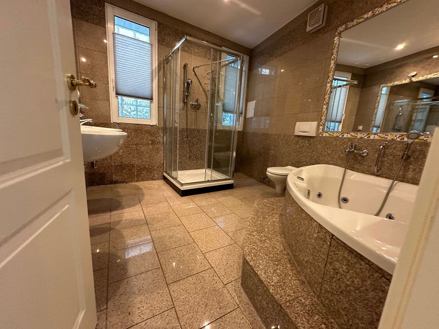 Prodej domu 930 m², pozemek 1.795 m², Stahmelnerstr. 107, Leipzig, Sasko Prodej domu 930 m², pozemek 1.795 m², Stahmelnerstr. 107, Leipzig, Sasko