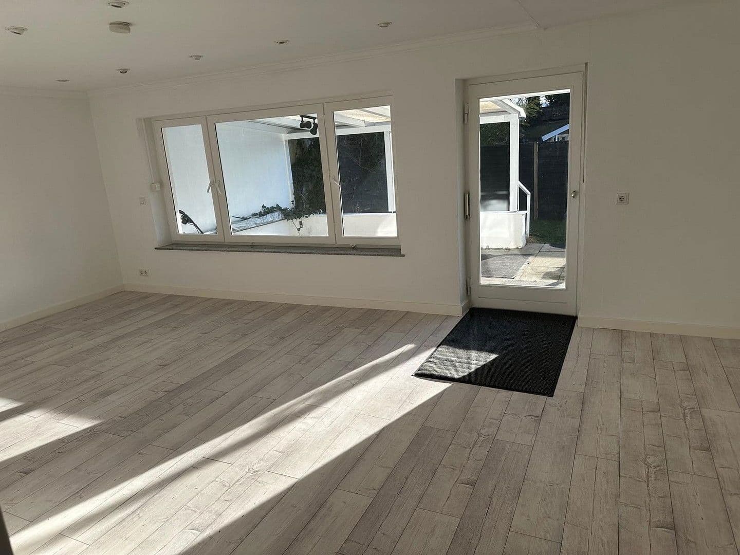 Pronájem domu 150 m², pozemek 290 m², Oberschleißheim, Bavorsko Pronájem domu 150 m², pozemek 290 m², Oberschleißheim, Bavorsko