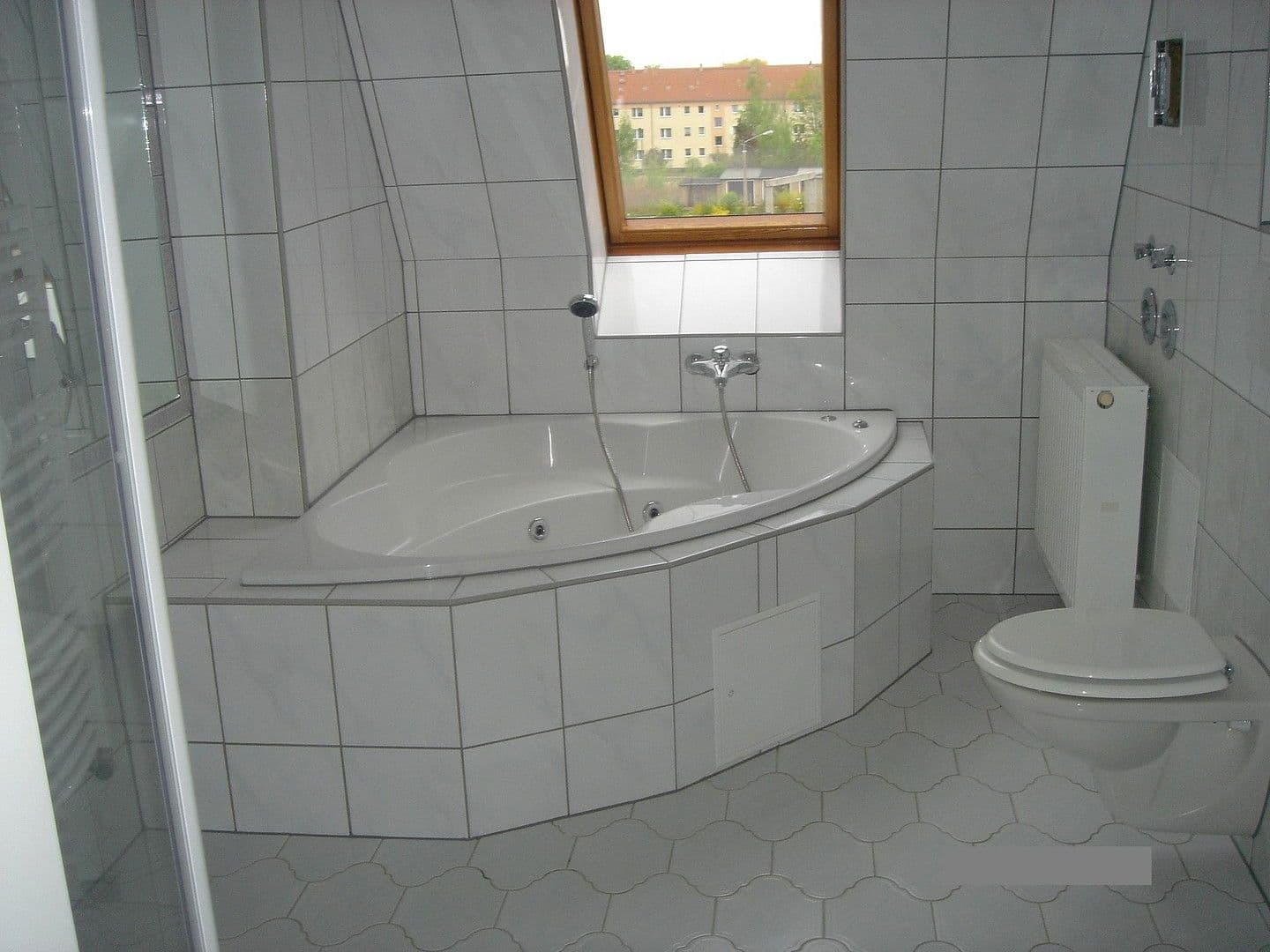 Pronájem bytu 2+1 65 m², Südstr. 64, Leipzig, Sasko Pronájem bytu 2+1 65 m², Südstr. 64, Leipzig, Sasko