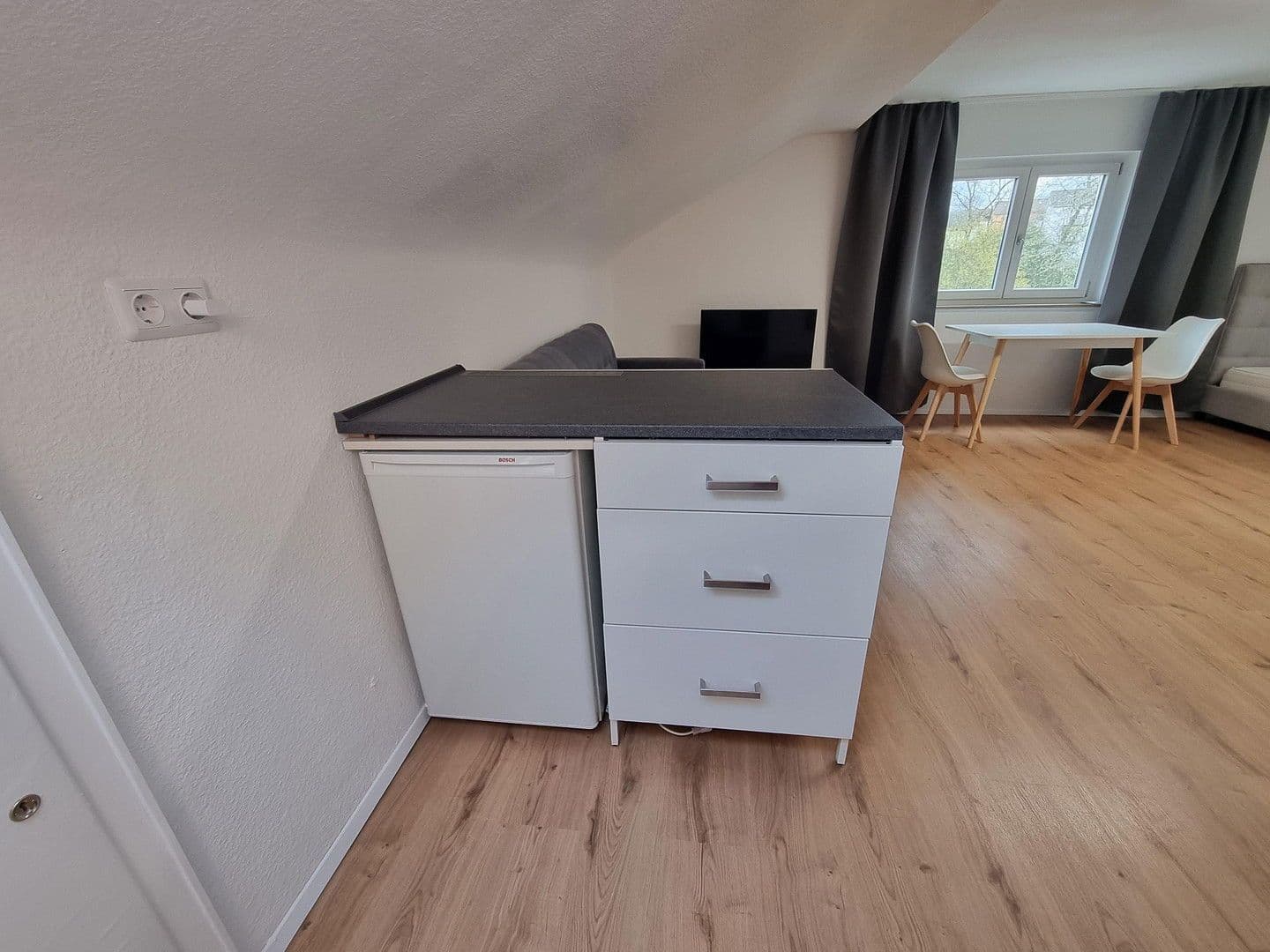 Pronájem bytu 1+1 30 m², Esslingen am Neckar, Bádensko-Württembersko Pronájem bytu 1+1 30 m², Esslingen am Neckar, Bádensko-Württembersko