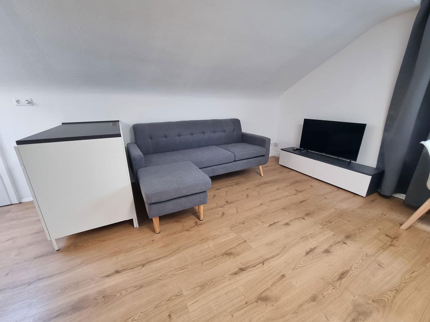 Pronájem bytu 1+1 30 m², Esslingen am Neckar, Bádensko-Württembersko Pronájem bytu 1+1 30 m², Esslingen am Neckar, Bádensko-Württembersko