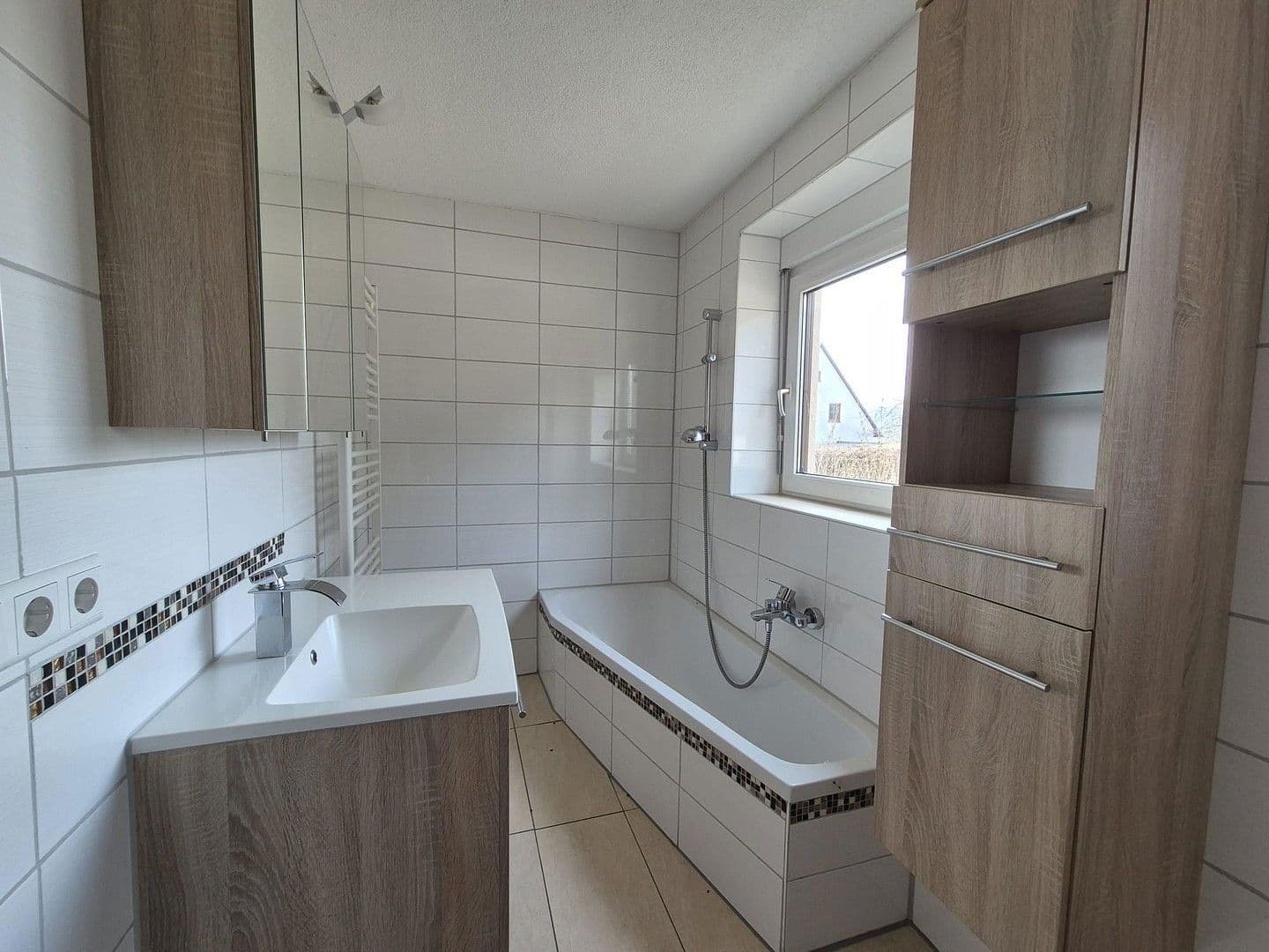 Prodej domu 177 m², pozemek 675 m², Flurstraße 11, 11a, Harburg (Schwaben), Bavorsko Prodej domu 177 m², pozemek 675 m², Flurstraße 11, 11a, Harburg (Schwaben), Bavorsko