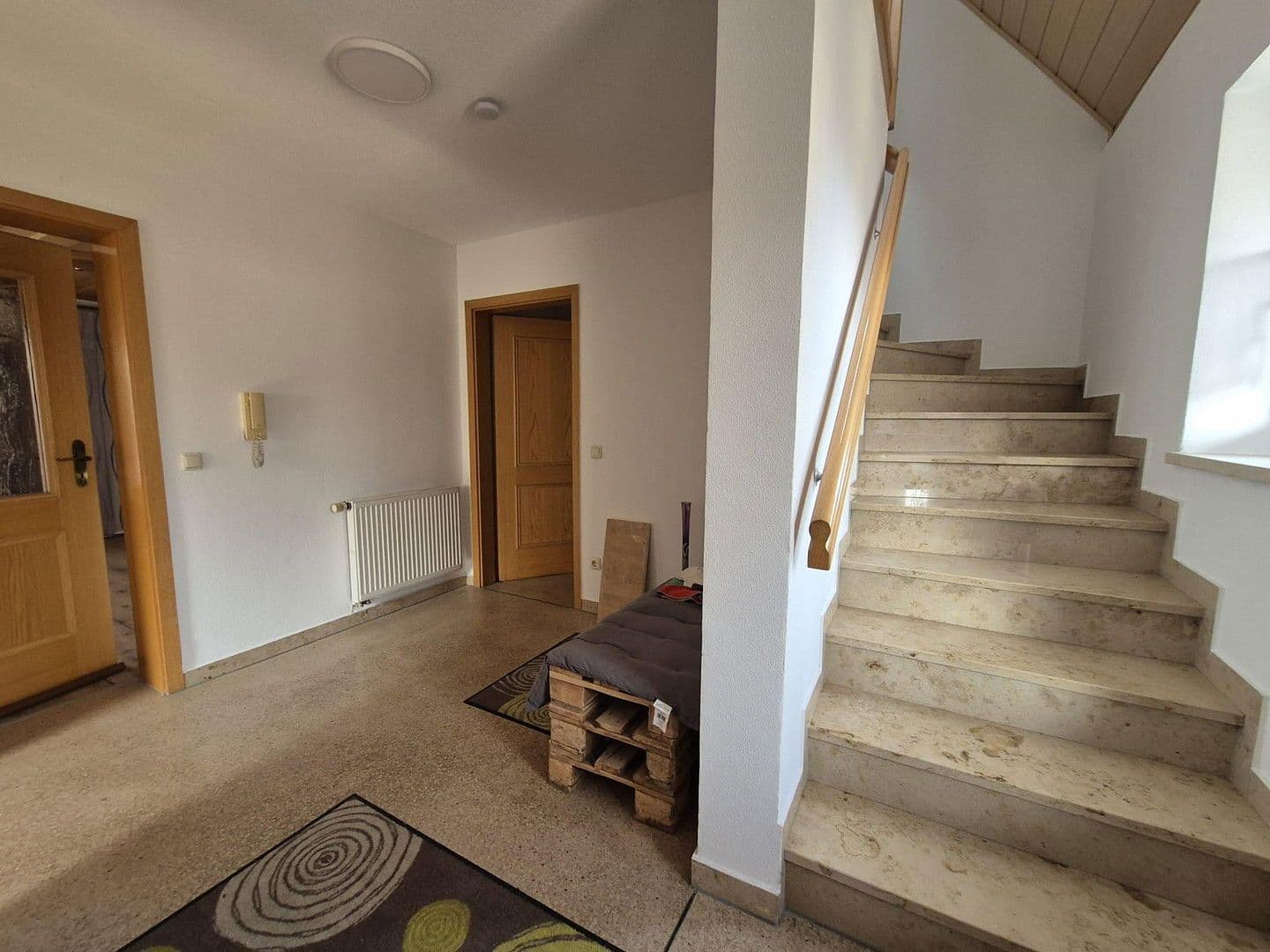 Prodej domu 177 m², pozemek 675 m², Flurstraße 11, 11a, Harburg (Schwaben), Bavorsko Prodej domu 177 m², pozemek 675 m², Flurstraße 11, 11a, Harburg (Schwaben), Bavorsko