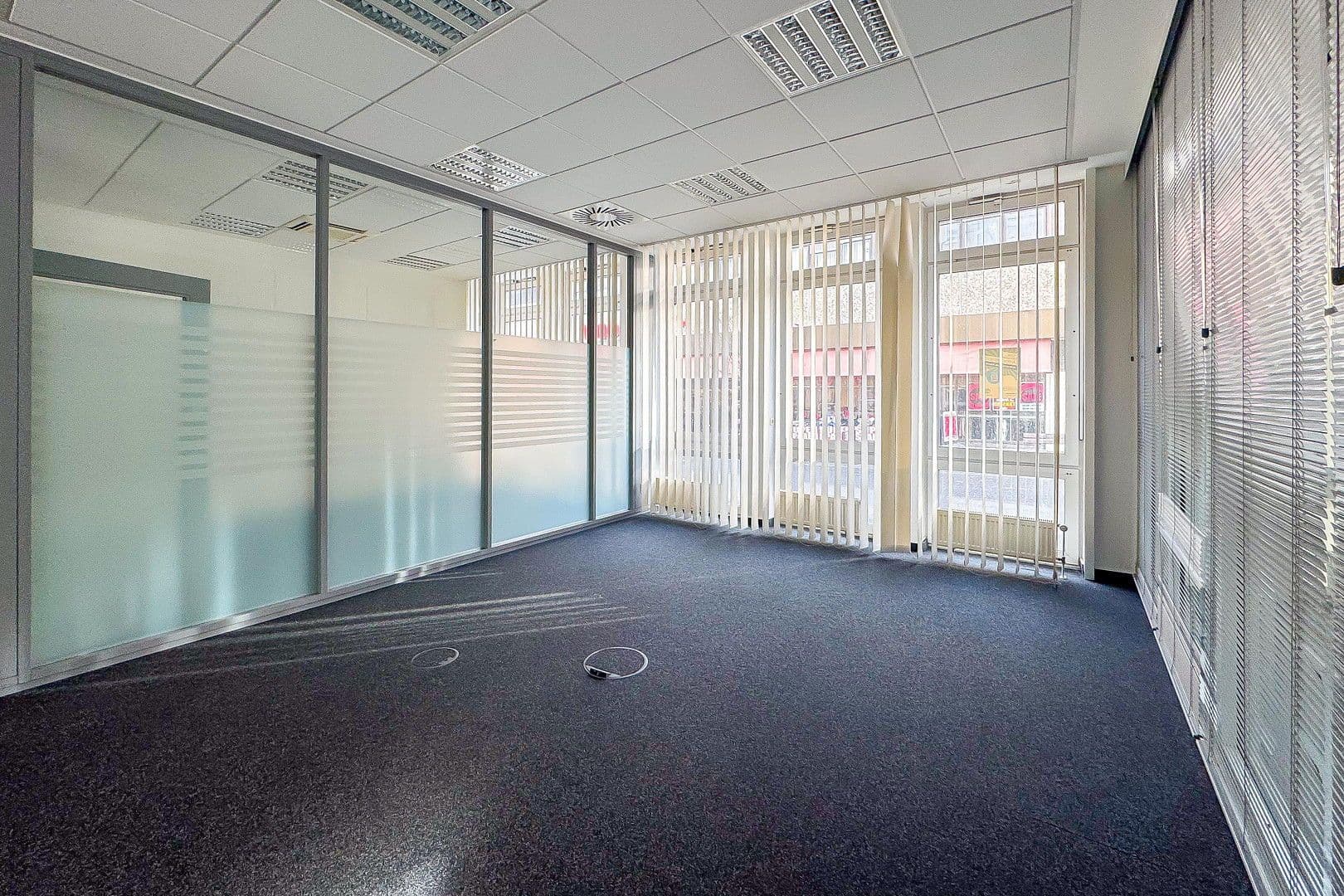 Pronájem nebytového prostoru 320 m², Voerder Straße 14, Hagen, Severní Porýní-Vestfálsko Pronájem nebytového prostoru 320 m², Voerder Straße 14, Hagen, Severní Porýní-Vestfálsko