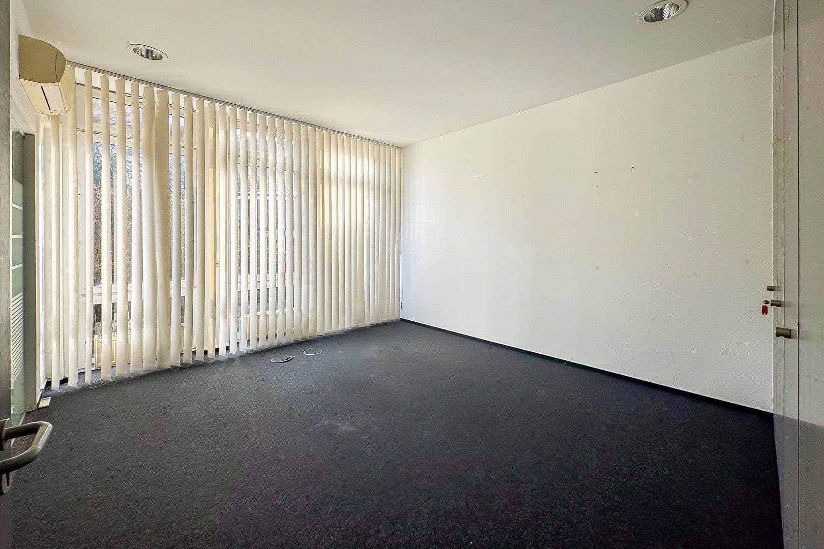 Pronájem nebytového prostoru 320 m², Voerder Straße 14, Hagen, Severní Porýní-Vestfálsko Pronájem nebytového prostoru 320 m², Voerder Straße 14, Hagen, Severní Porýní-Vestfálsko