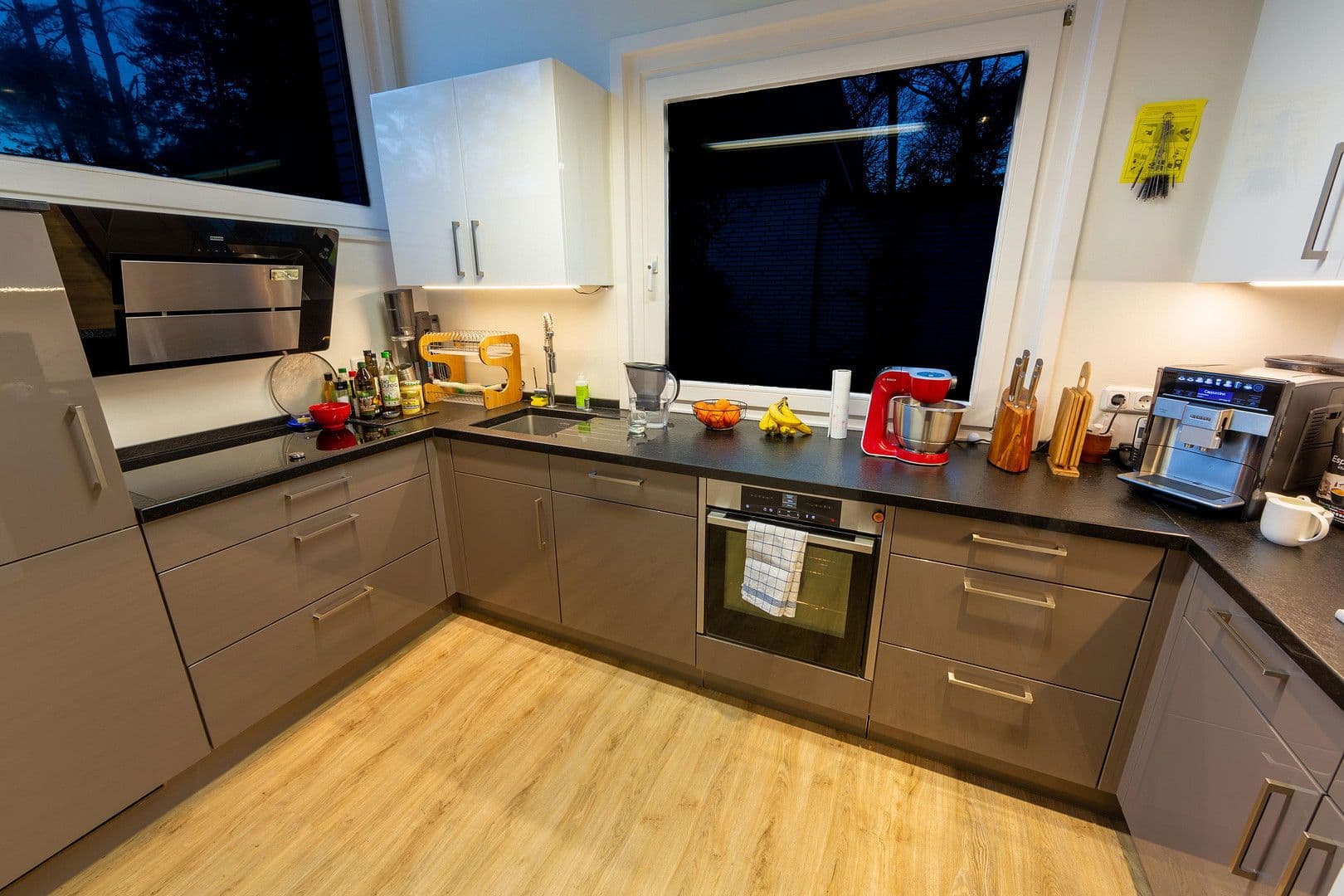 Prodej domu 200 m², pozemek 1.000 m², Hamburg, Hamburg Prodej domu 200 m², pozemek 1.000 m², Hamburg, Hamburg