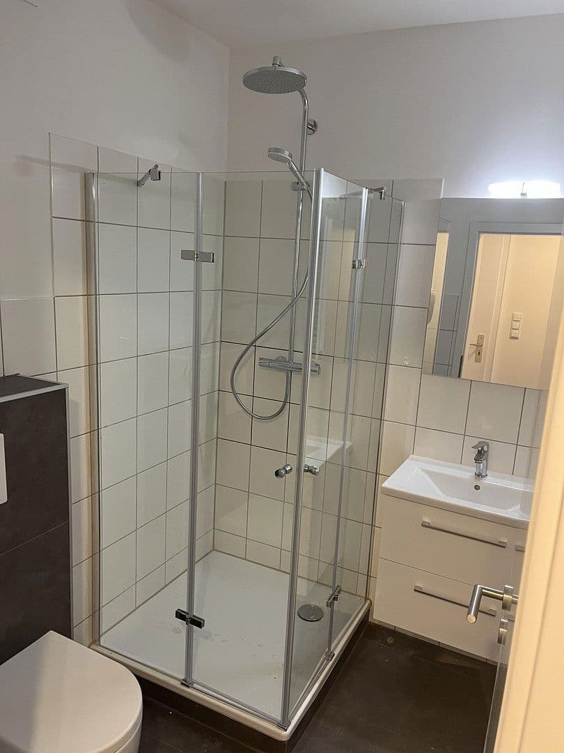 Pronájem bytu 3+1 64 m², Weißenburgstraße 30, Düsseldorf, Severní Porýní-Vestfálsko Pronájem bytu 3+1 64 m², Weißenburgstraße 30, Düsseldorf, Severní Porýní-Vestfálsko