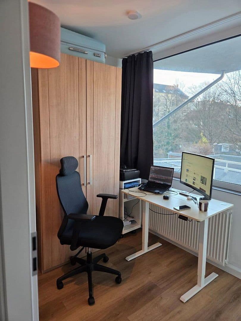 Pronájem bytu 3+1 64 m², Weißenburgstraße 30, Düsseldorf, Severní Porýní-Vestfálsko Pronájem bytu 3+1 64 m², Weißenburgstraße 30, Düsseldorf, Severní Porýní-Vestfálsko